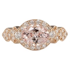 Bague cocktail « halo » est-ouest avec une morganite de 1 carat et des diamants