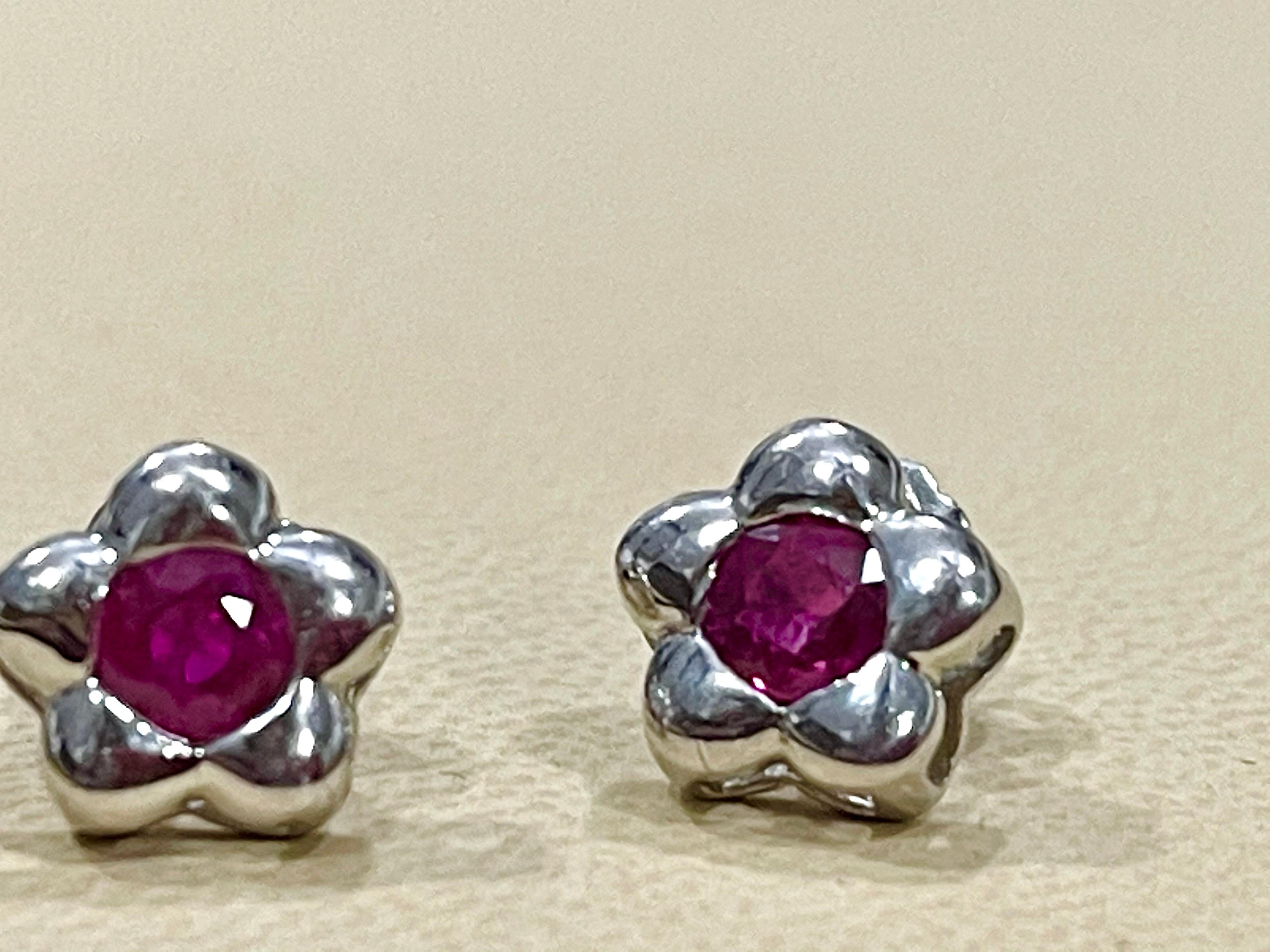 1 Carat Natural Round Ruby Stud Earrings 14 Karat White Gold, Post Back In Excellent Condition For Sale In New York, NY