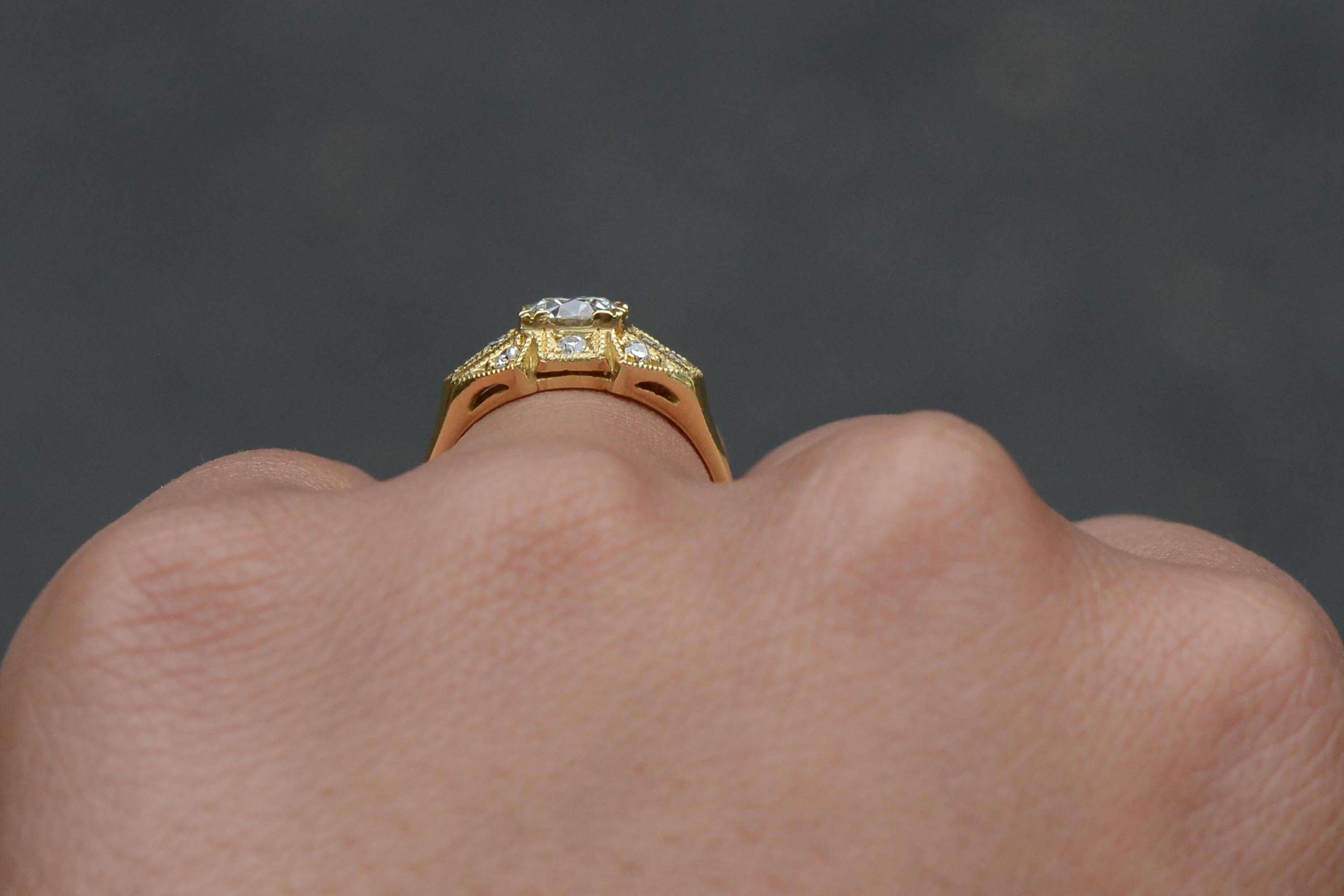 Women's or Men's 1 Carat Old European Cut Diamond Art Deco Engagement Ring For Sale