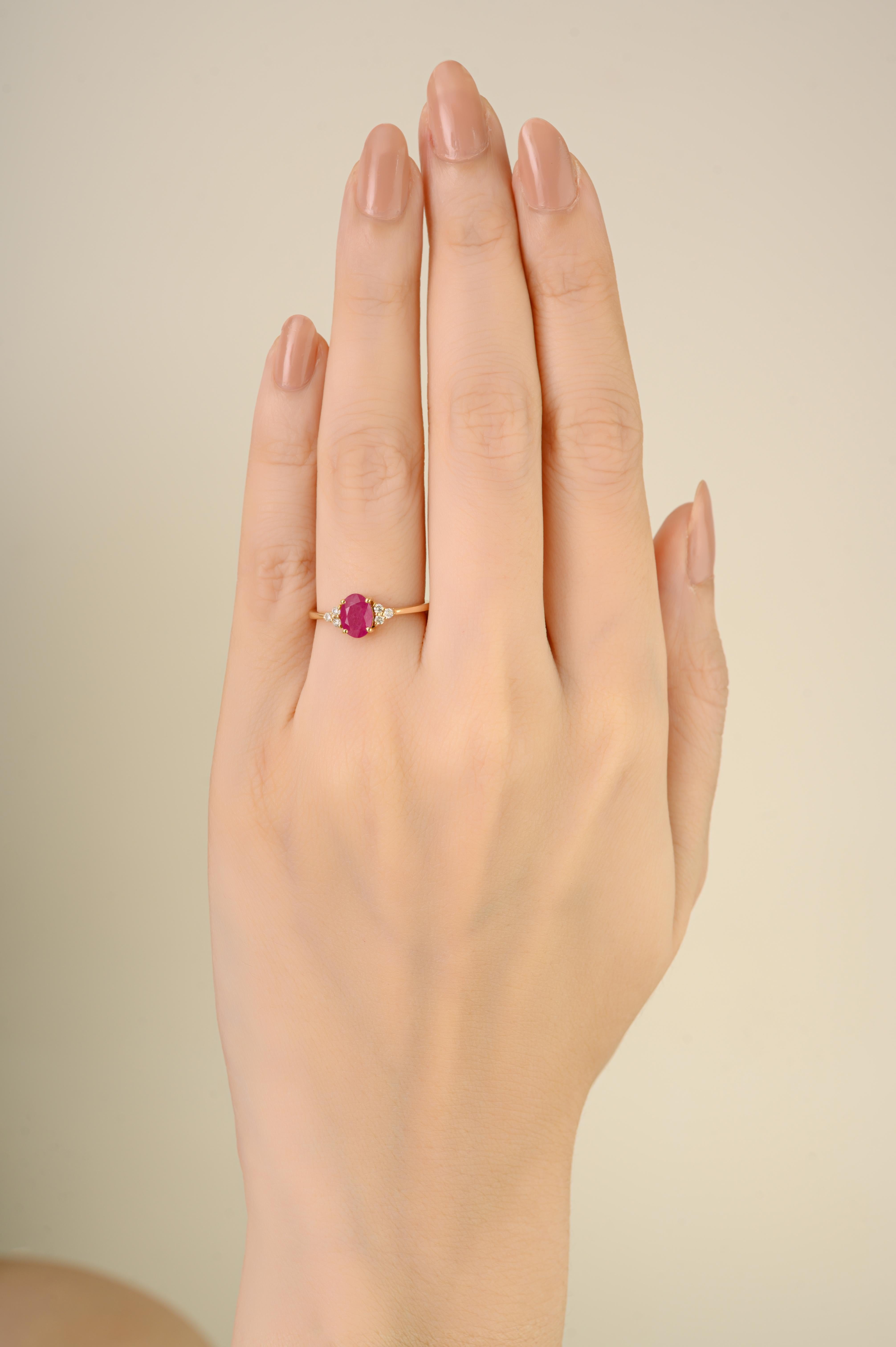 En vente :  Bague en or jaune 14 carats ornée d'un rubis naturel de taille ovale et d'un diamant Bijoux fins 10