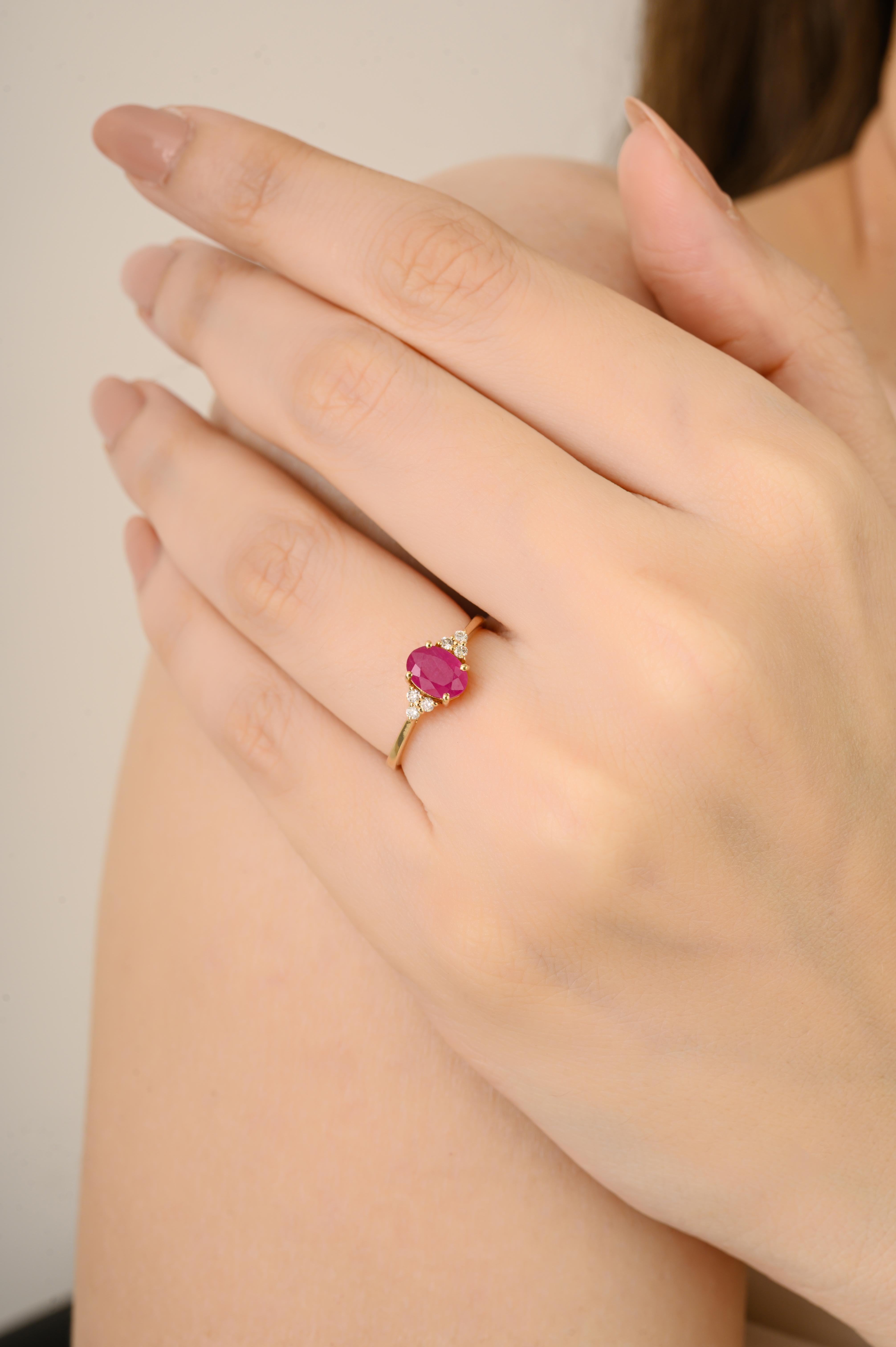 En vente :  Bague en or jaune 14 carats ornée d'un rubis naturel de taille ovale et d'un diamant Bijoux fins 4