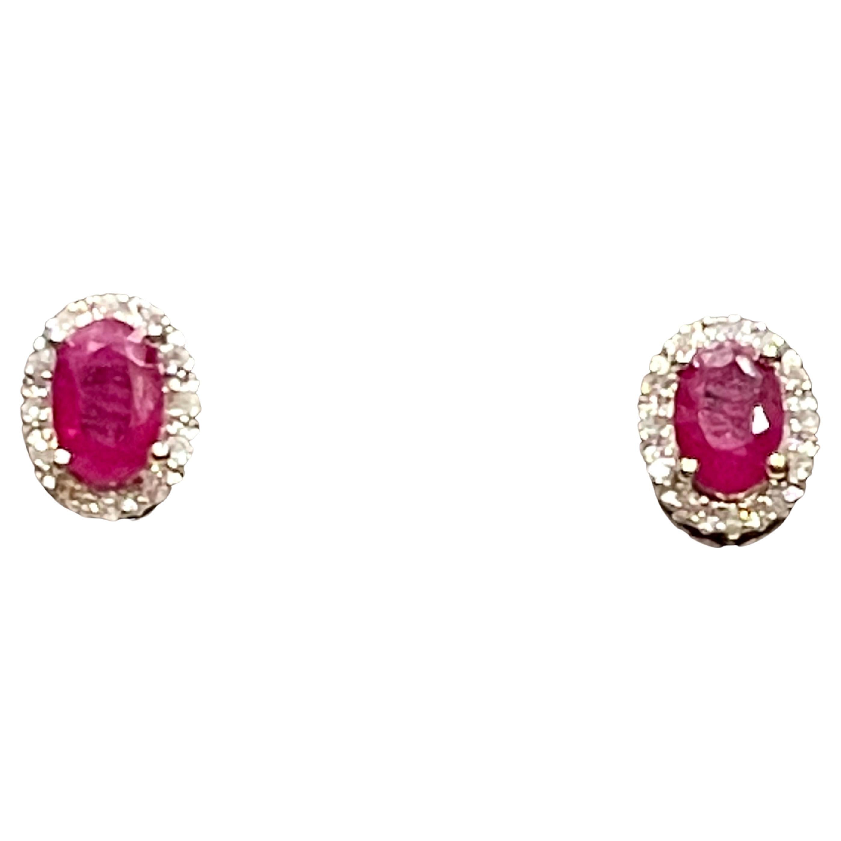Pendientes de oro blanco de 14 quilates con rubí natural ovalado de 1 quilate y diamante en Nuevo estado para la venta en New York, NY