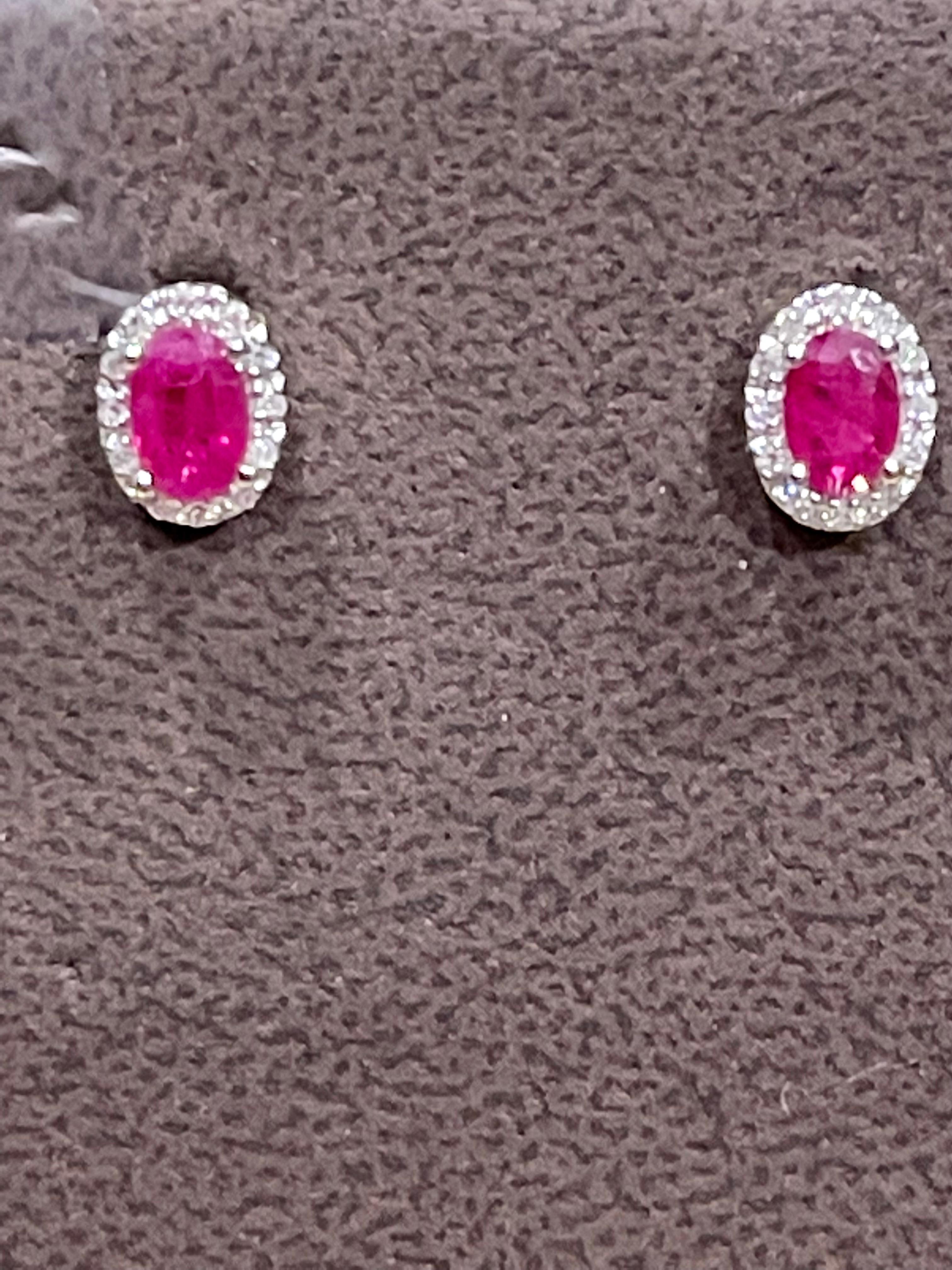 Pendientes de oro blanco de 14 quilates con rubí natural ovalado de 1 quilate y diamante en venta 2