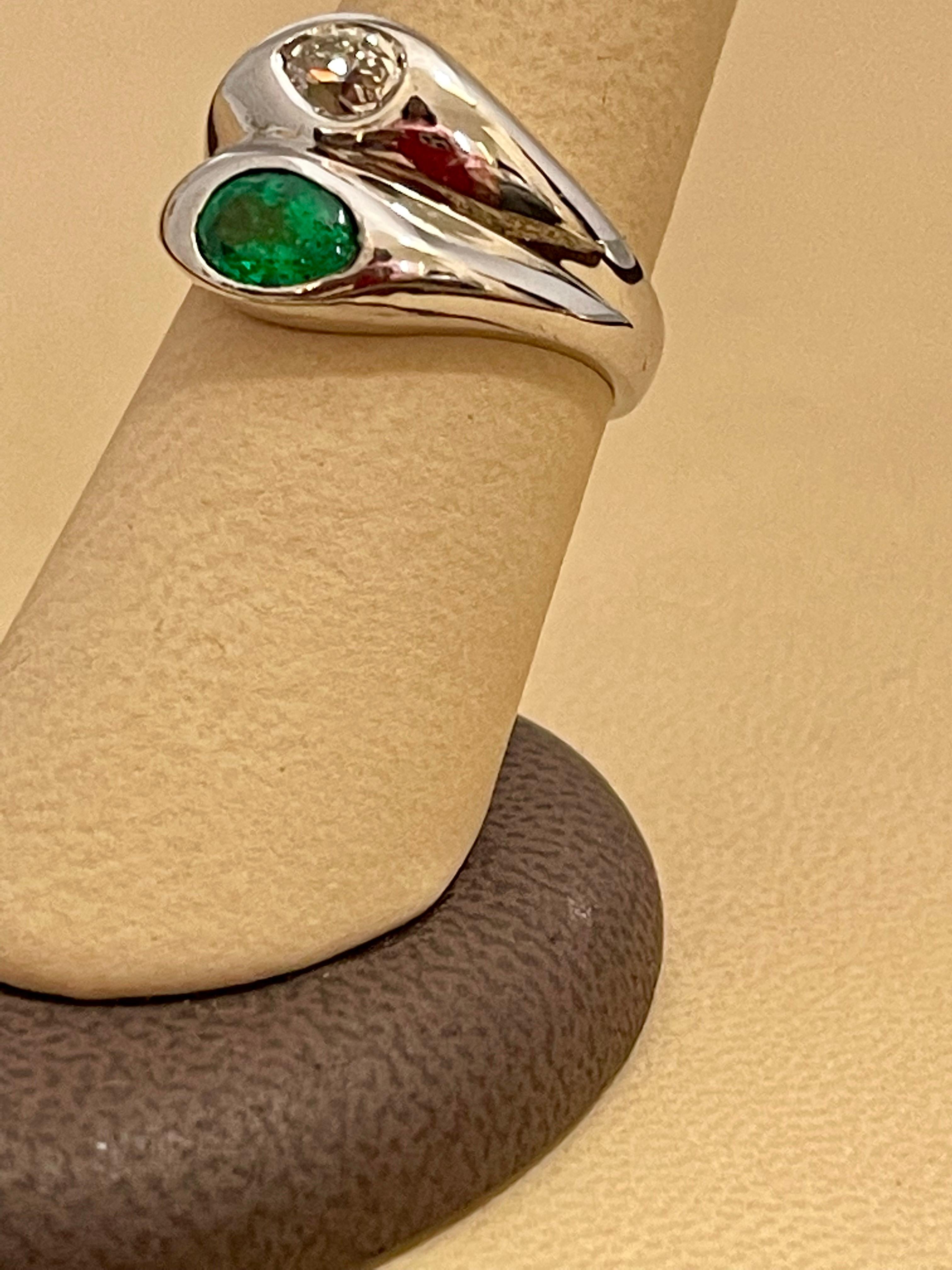 1 Carat Pear Cut Emerald and 0.8ct Diamond Ring 14 Karat White Gold 8