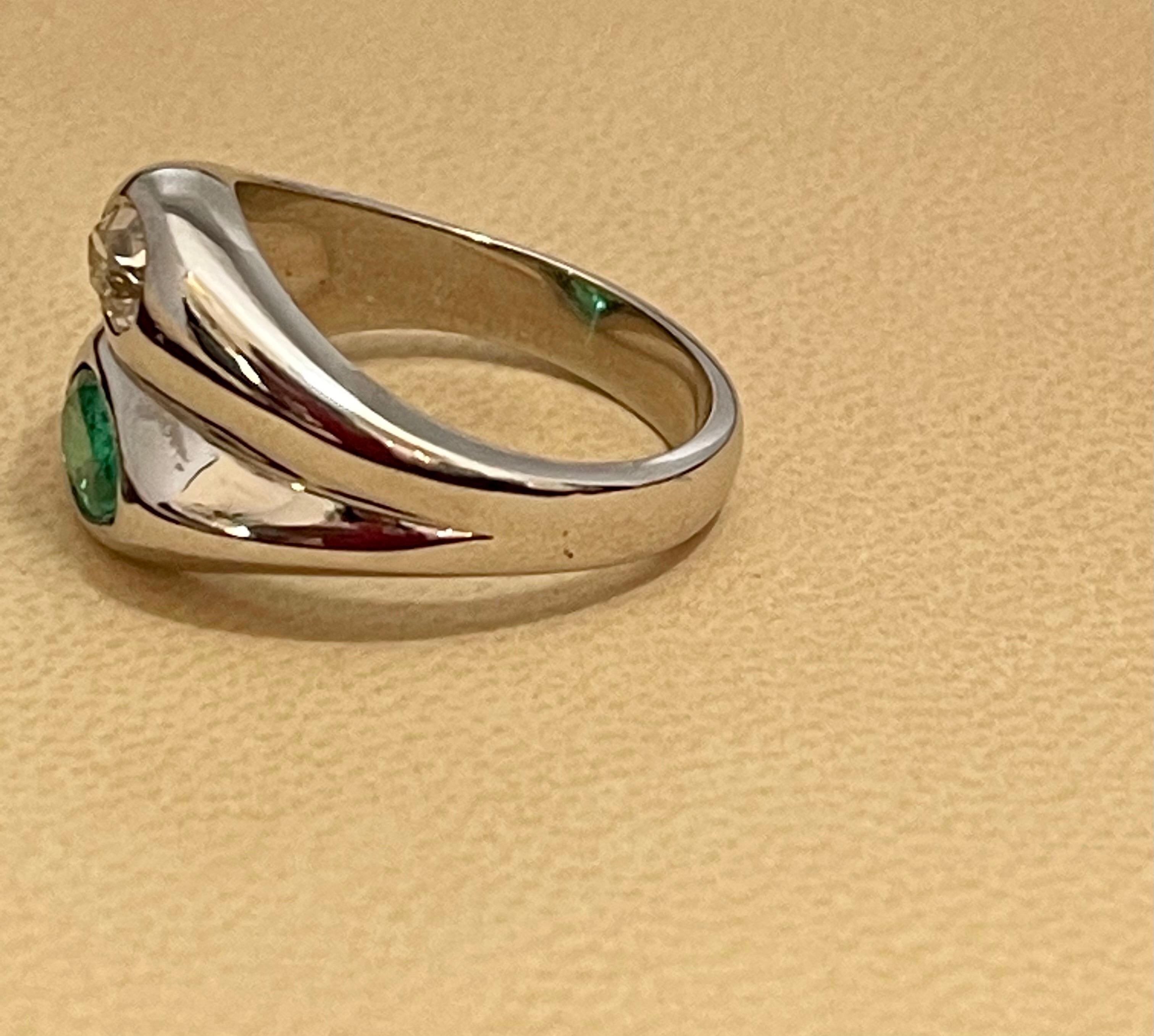 1 Carat Pear Cut Emerald and 0.8ct Diamond Ring 14 Karat White Gold 4