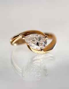 1 Carat Pear Statement Brilliant White 14K White Gold Classic Charm Signature
