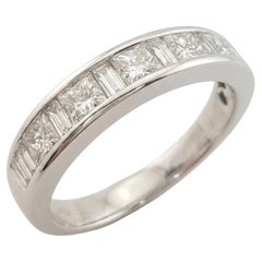 Alliance sertie en rail d'un diamant de 1 carat, taille princesse et baguette