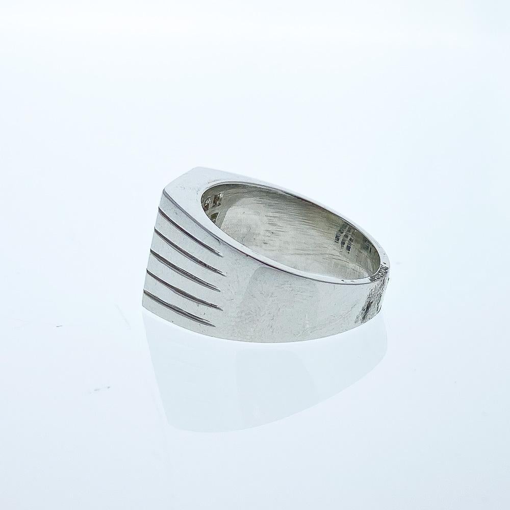 Contemporary 1 Carat Princess Diamond Ring in Platinum