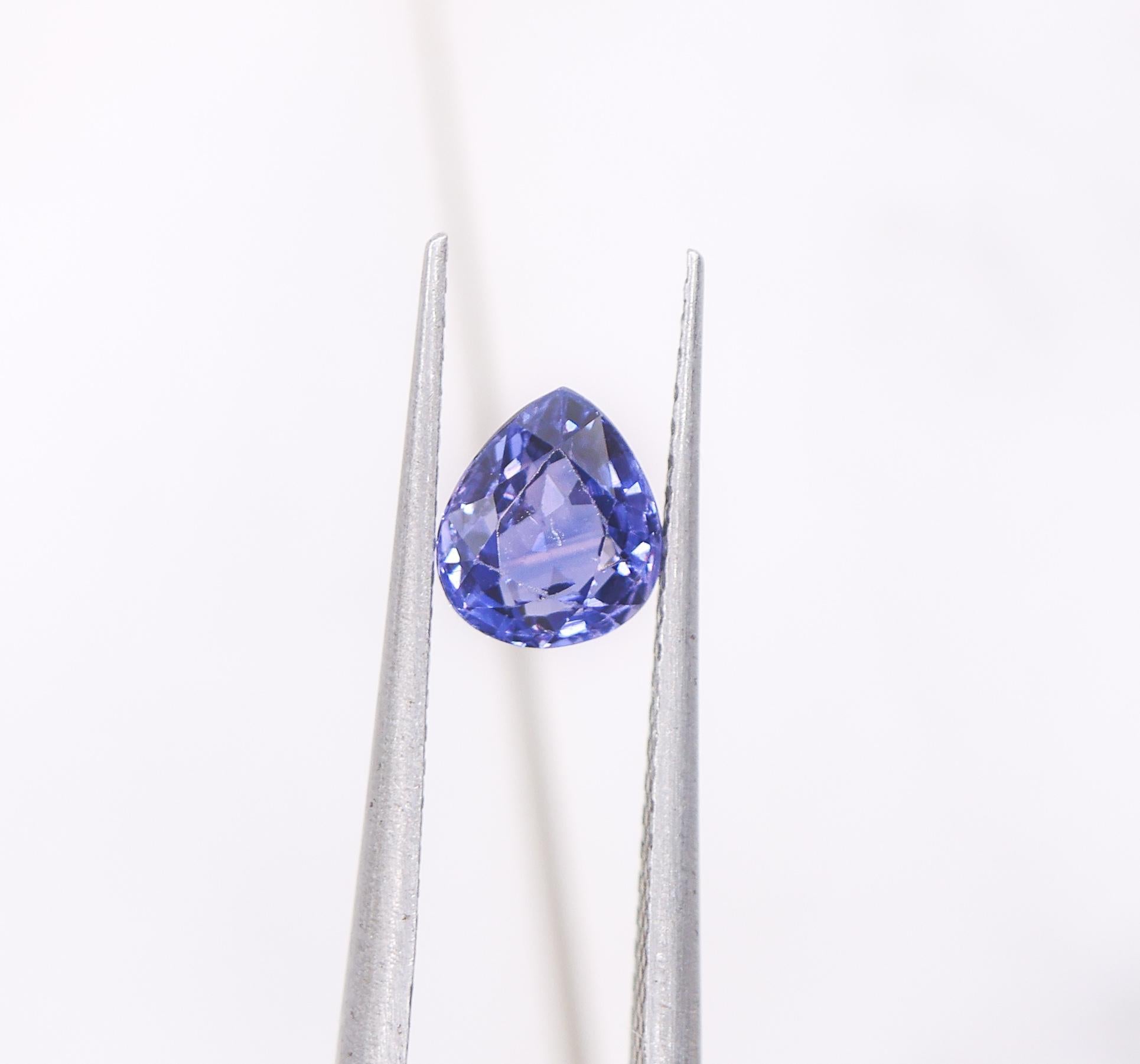 Saphir violet de 1 carat, pierre précieuse non sertie en forme de poire de 6,5 x5,5 mm Neuf - En vente à Columbus, OH