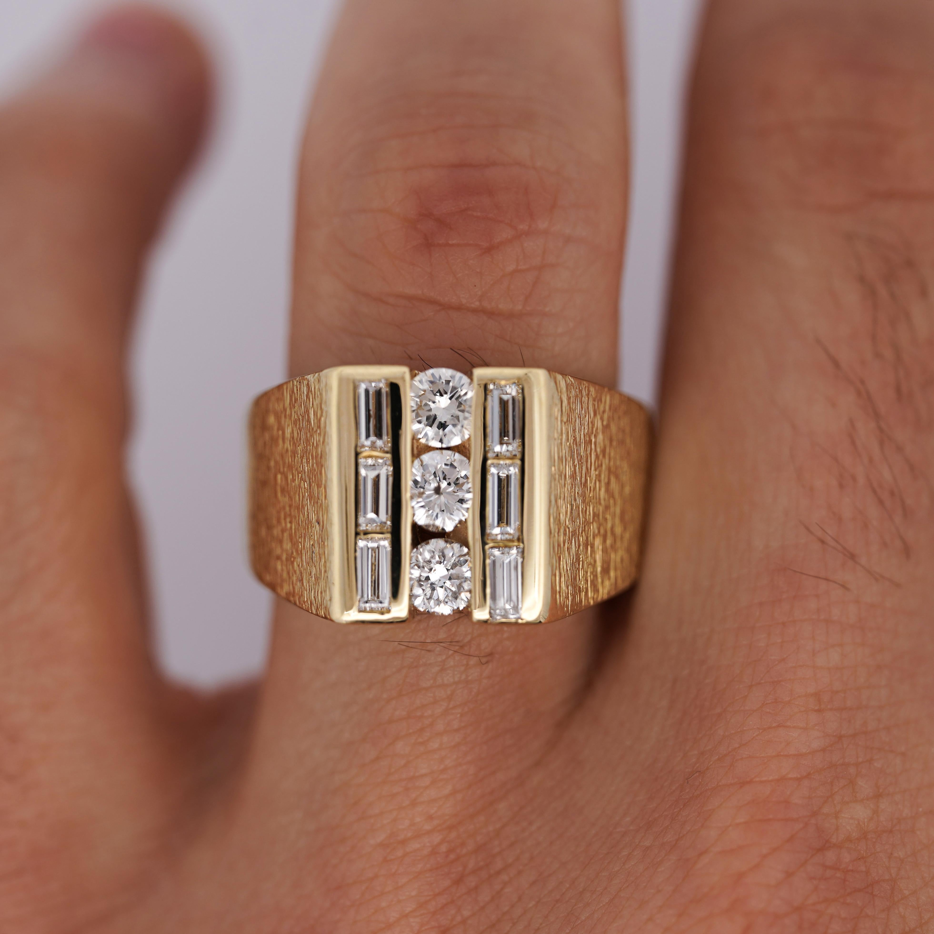 1 Carat Round & Baguette Cut Diamond & 18K Gold Matte Mens Ring For Sale 1