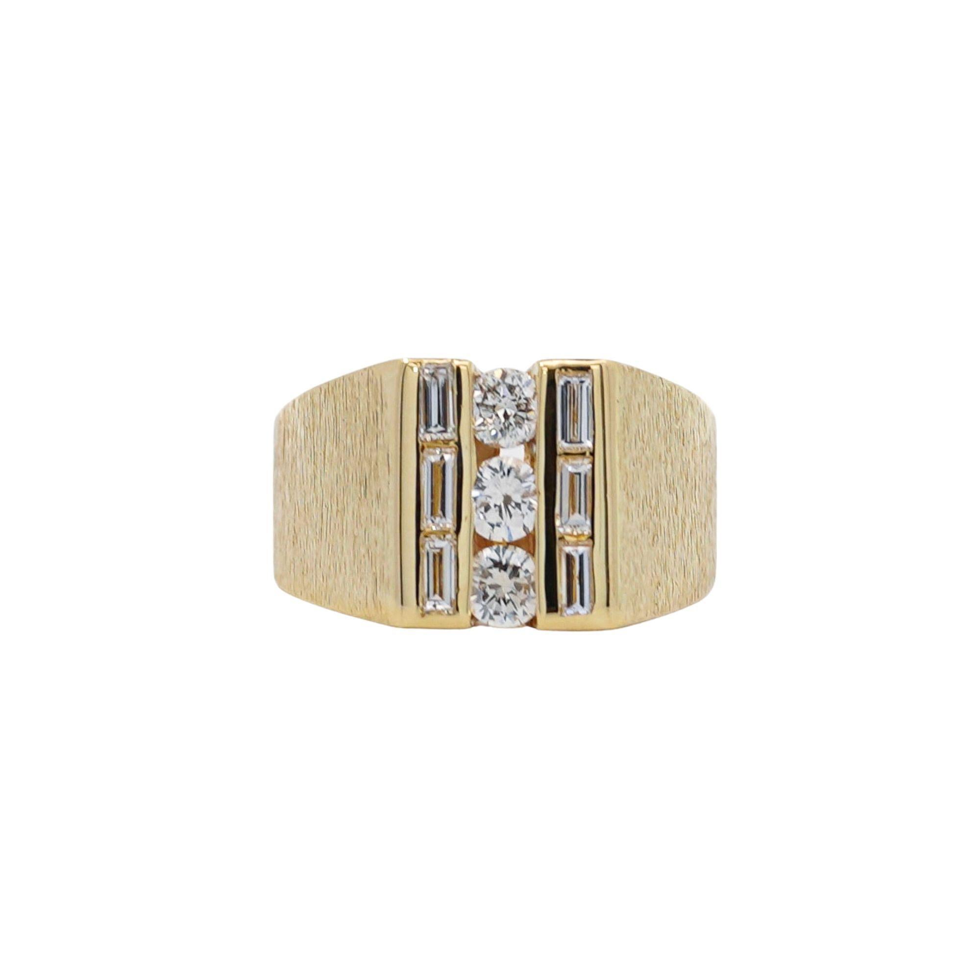 1 Carat Round & Baguette Cut Diamond & 18K Gold Matte Mens Ring For Sale 3