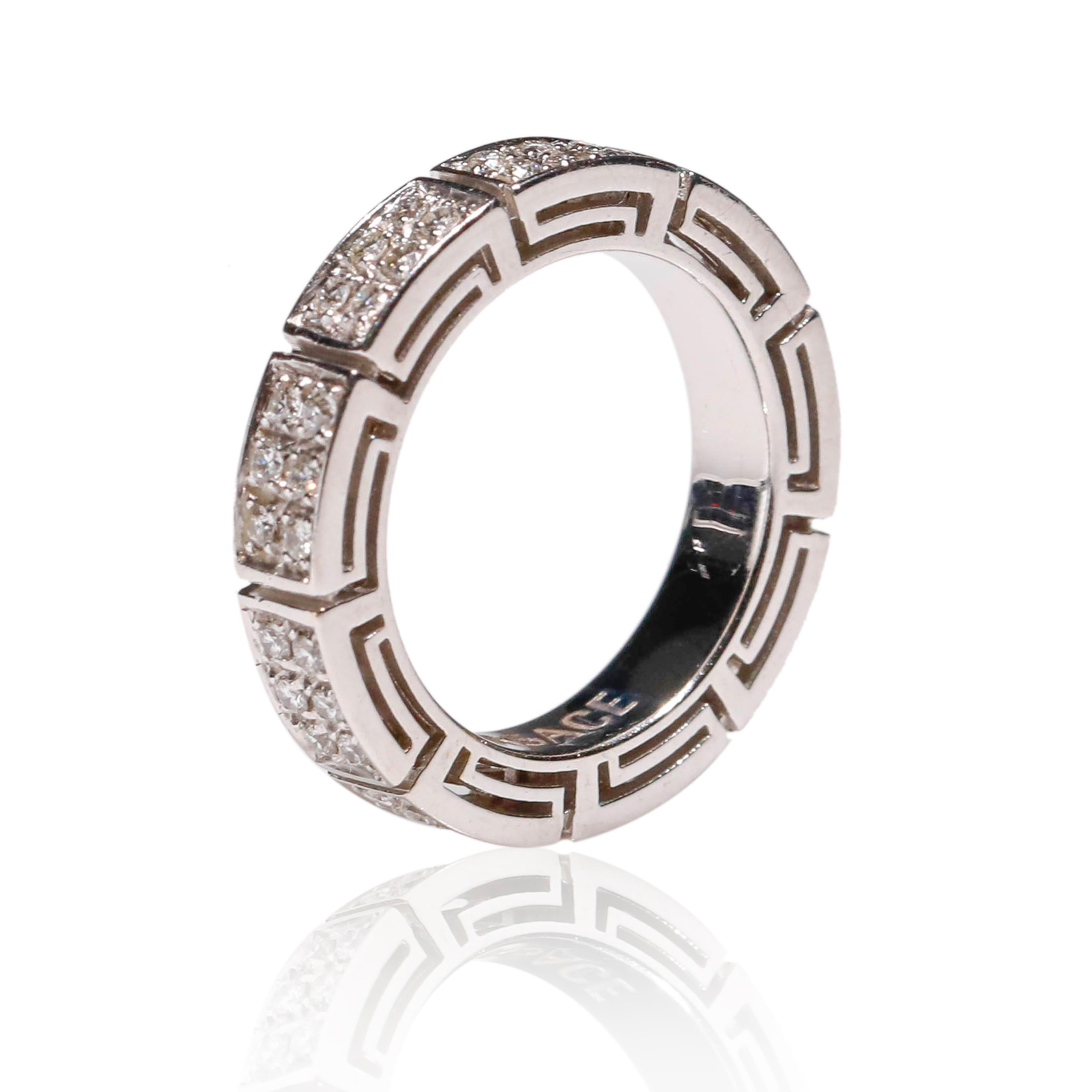Versace 18 Karat White Gold 1.0 Carat Round Diamond Full Eternity Band Ring

Crafted in 18 kt White Gold, this Unique design showcases a white Diamond 1 TCW Round Cut diamond, set in a solid White Gold, Polished to a brilliant shine.

Gold Purity: