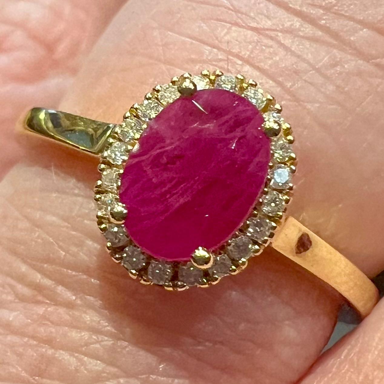 1 Carat Ruby Pompadour Engagement Ring in 18K Yellow Gold with Diamond Halo en vente 5