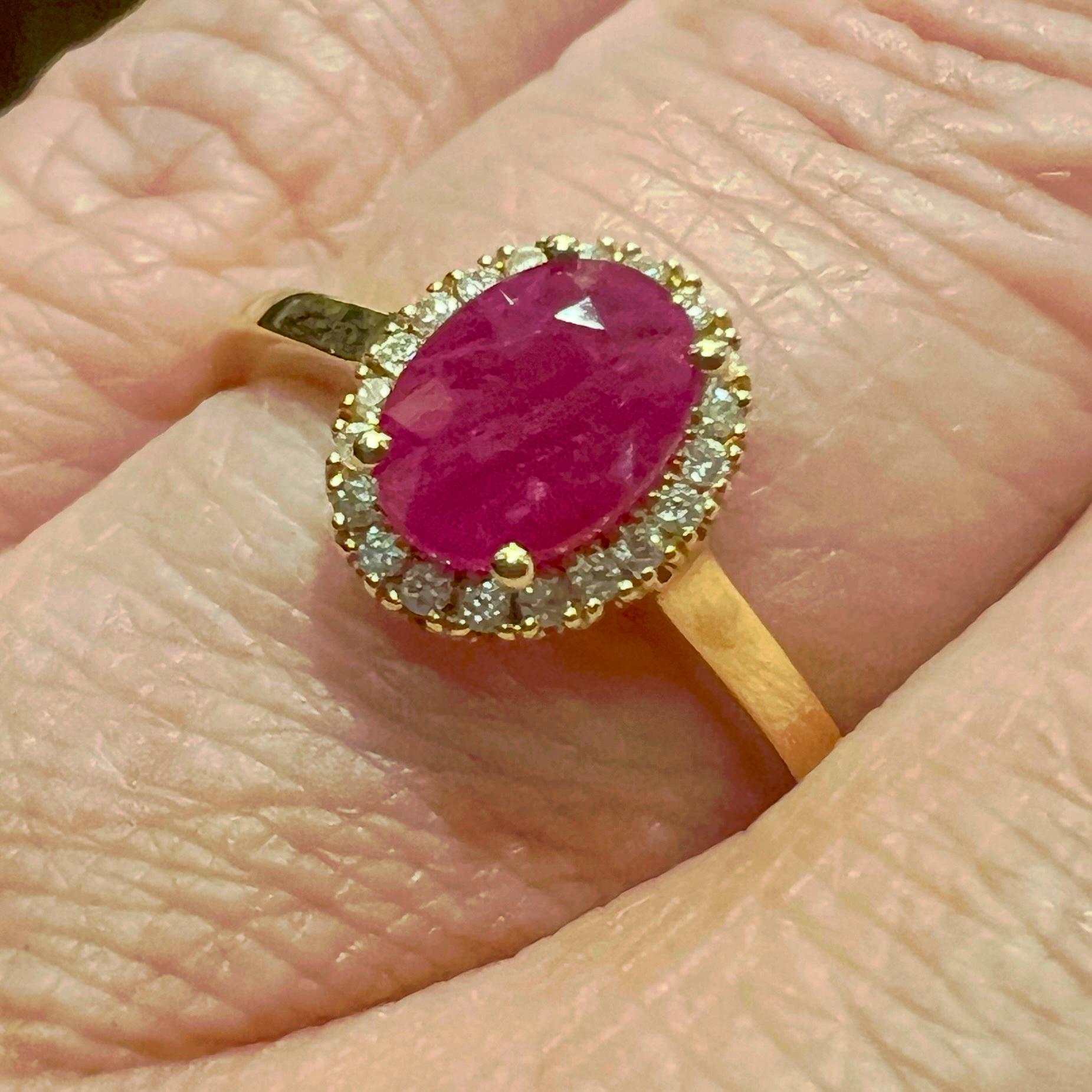1 Carat Ruby Pompadour Engagement Ring in 18K Yellow Gold with Diamond Halo Pour femmes en vente