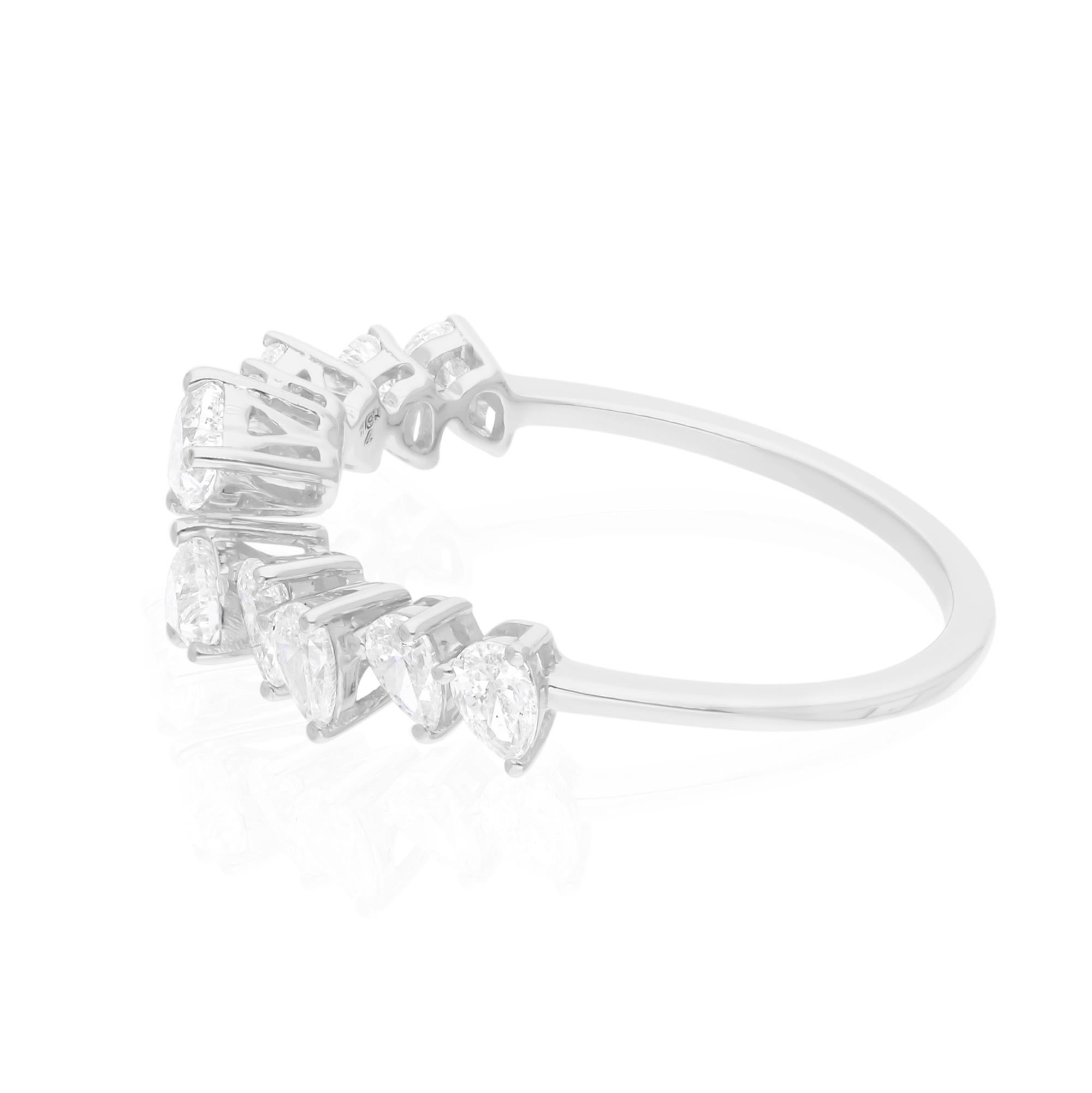 Moderno 1 Carato SI Chiarezza HI Colore Anello di diamanti a pera con cuore Gioielli in oro bianco 18 carati in vendita