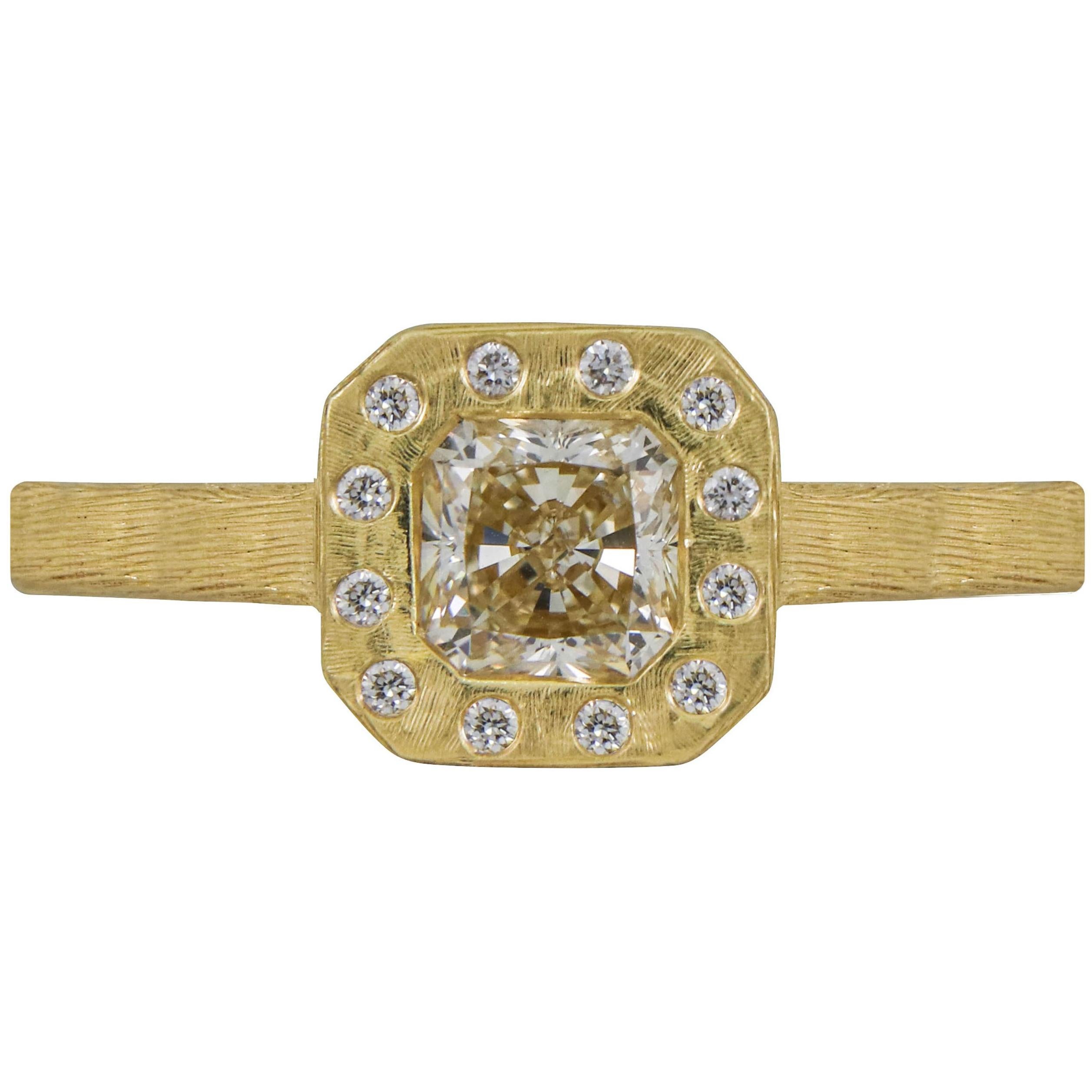 1 Carat Solitaire Round Brilliant Yellow Gold Diamond Ring For Sale