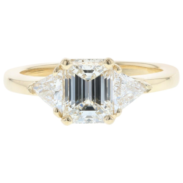1 Carat ThreeStone Emerald Cut Diamond Engagement Ring 'GIA' For Sale