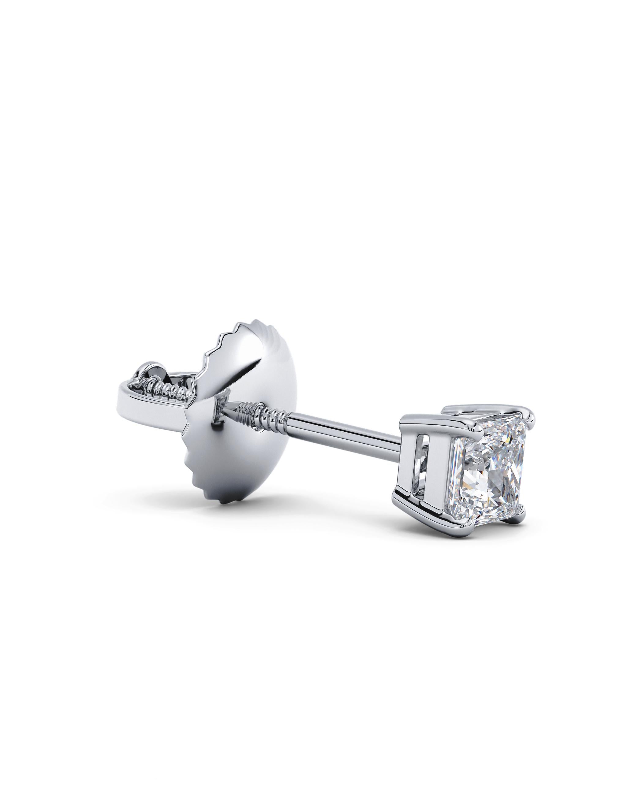 1 Carat Total Diamond Weight Good Princess Cut Studs In New Condition For Sale In New York, NY