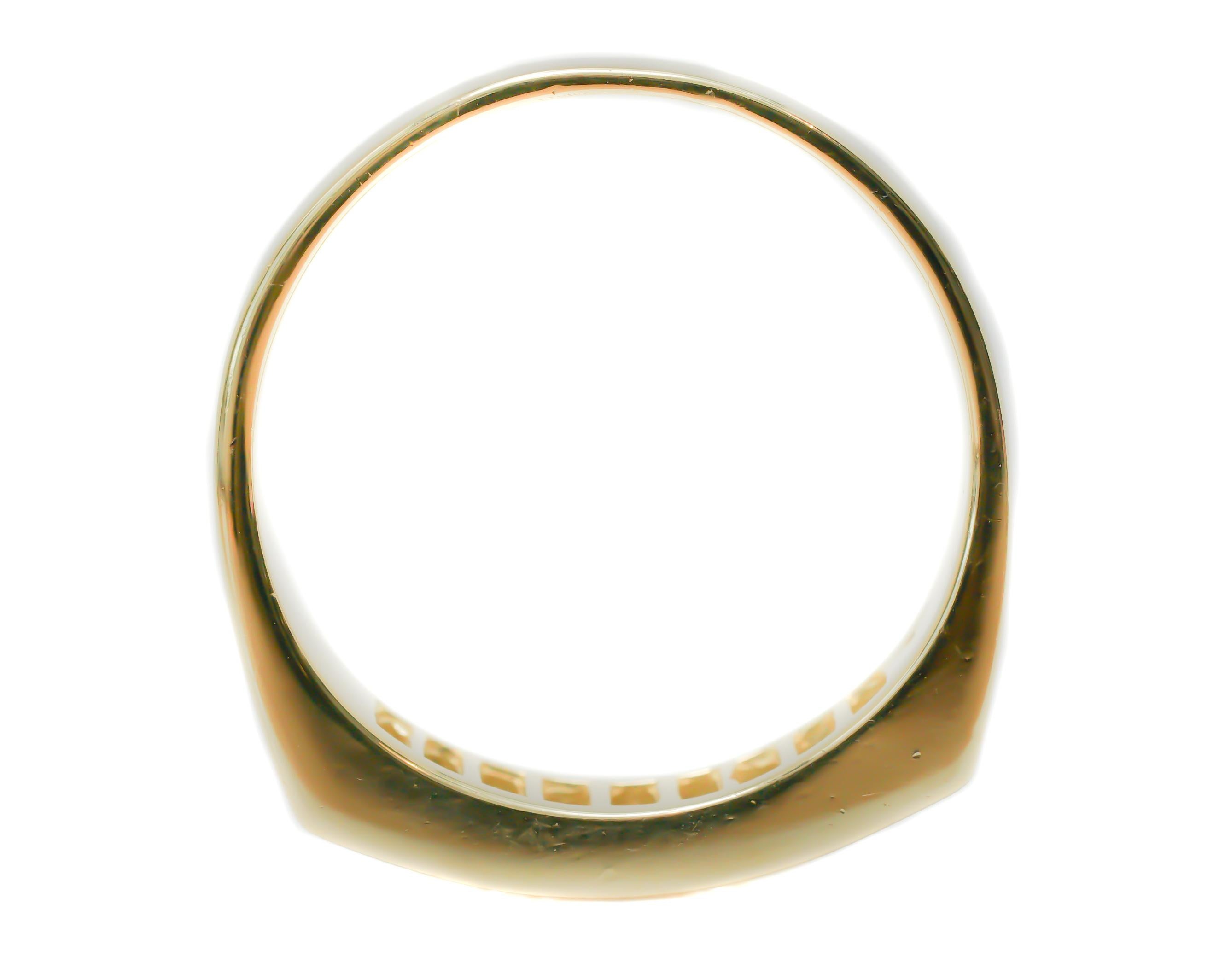 Contemporary 1 Carat Total Emerald Cut Diamond and 18 Karat Yellow Gold Band Ring