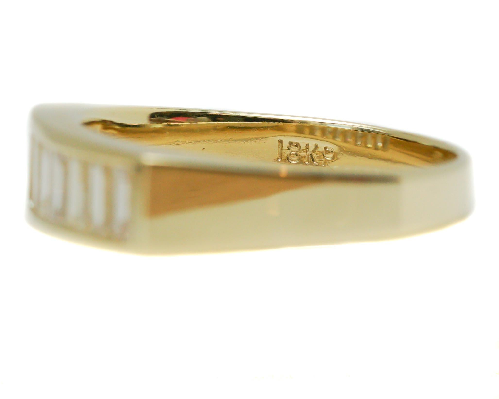 1 Carat Total Emerald Cut Diamond and 18 Karat Yellow Gold Band Ring In Good Condition In Atlanta, GA