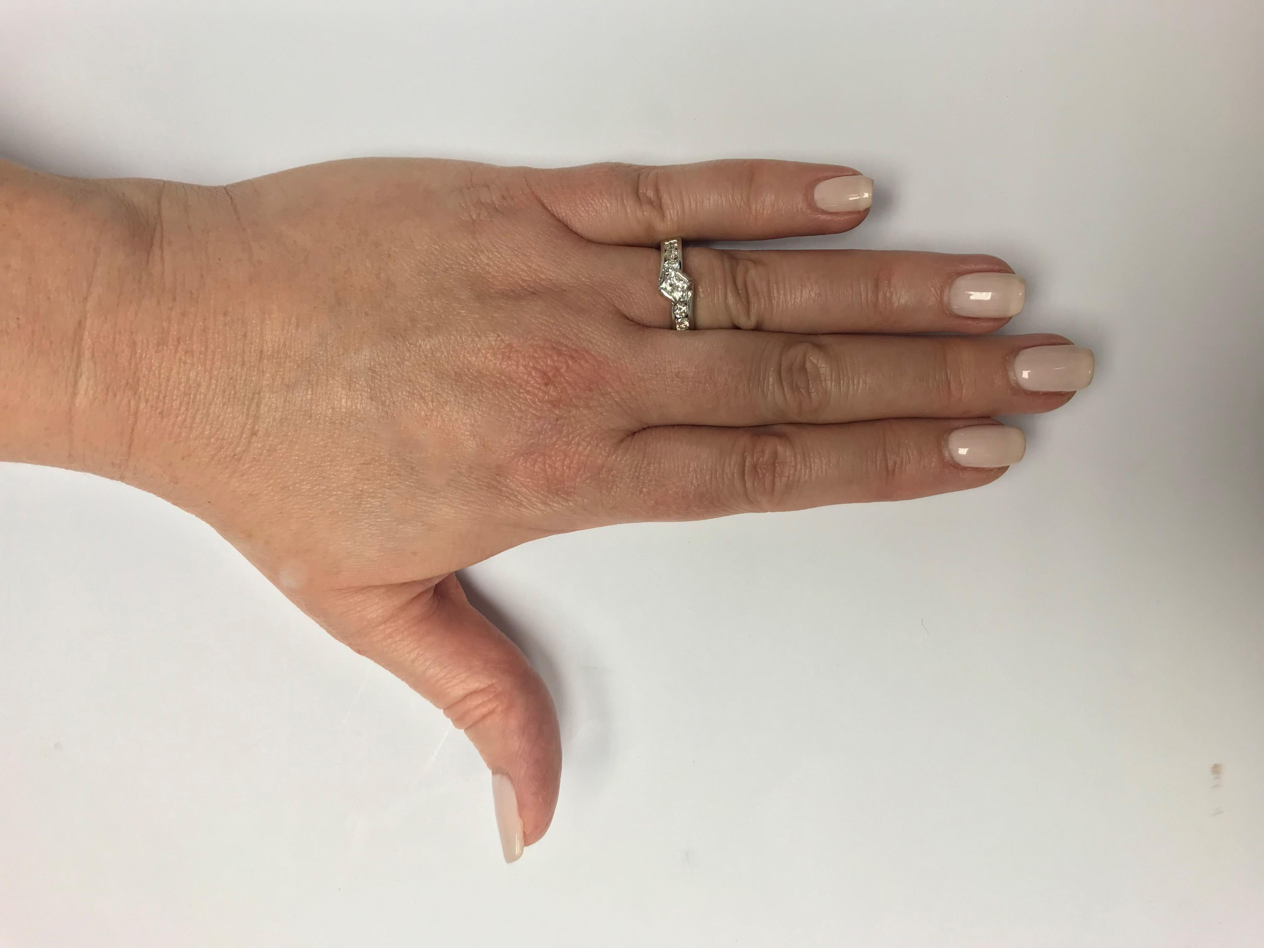 Women's 1 Carat Total Weight Diamond Engagement Ring