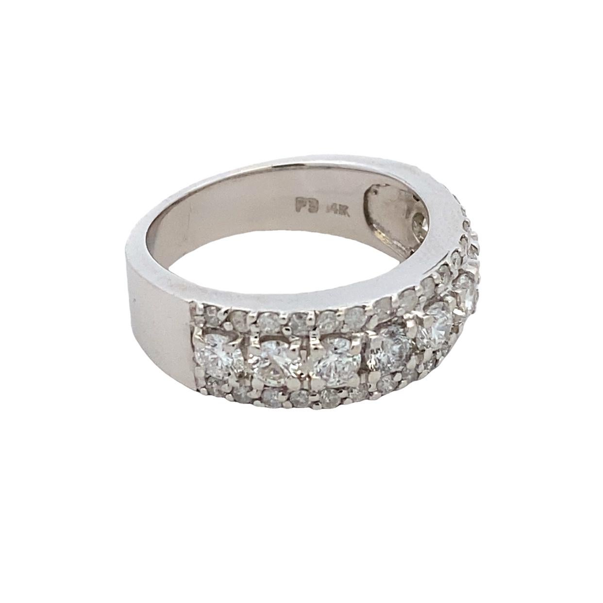 Bandeau en or blanc 14 carats à trois rangs de diamants de 1 carat The Row en vente 1