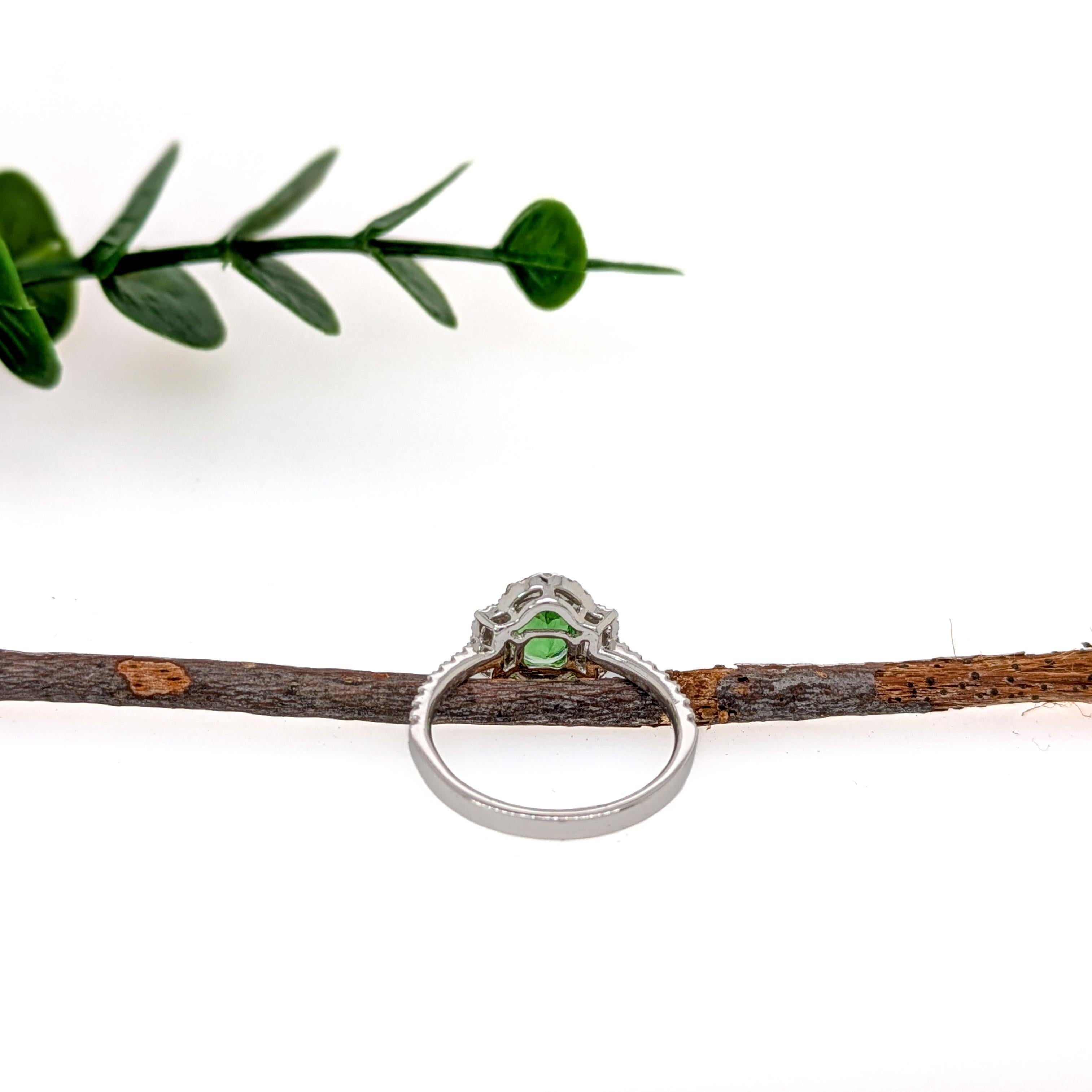 Anello con granato tsavorite da 1 carato e diamanti naturali in oro massiccio 14 carati  OV 8x6mm In condizioni Nuovo in vendita a Columbus, OH