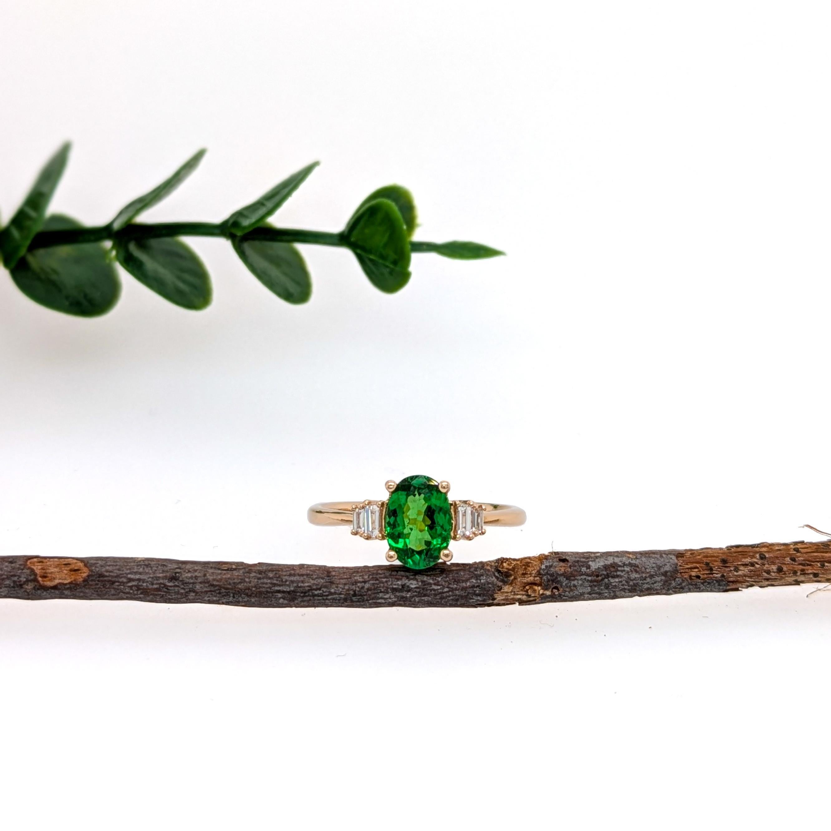 Art Déco Anello con tsavorite da 1 carato e accenti di diamanti naturali in oro massiccio 14 carati  OV 8x6mm in vendita