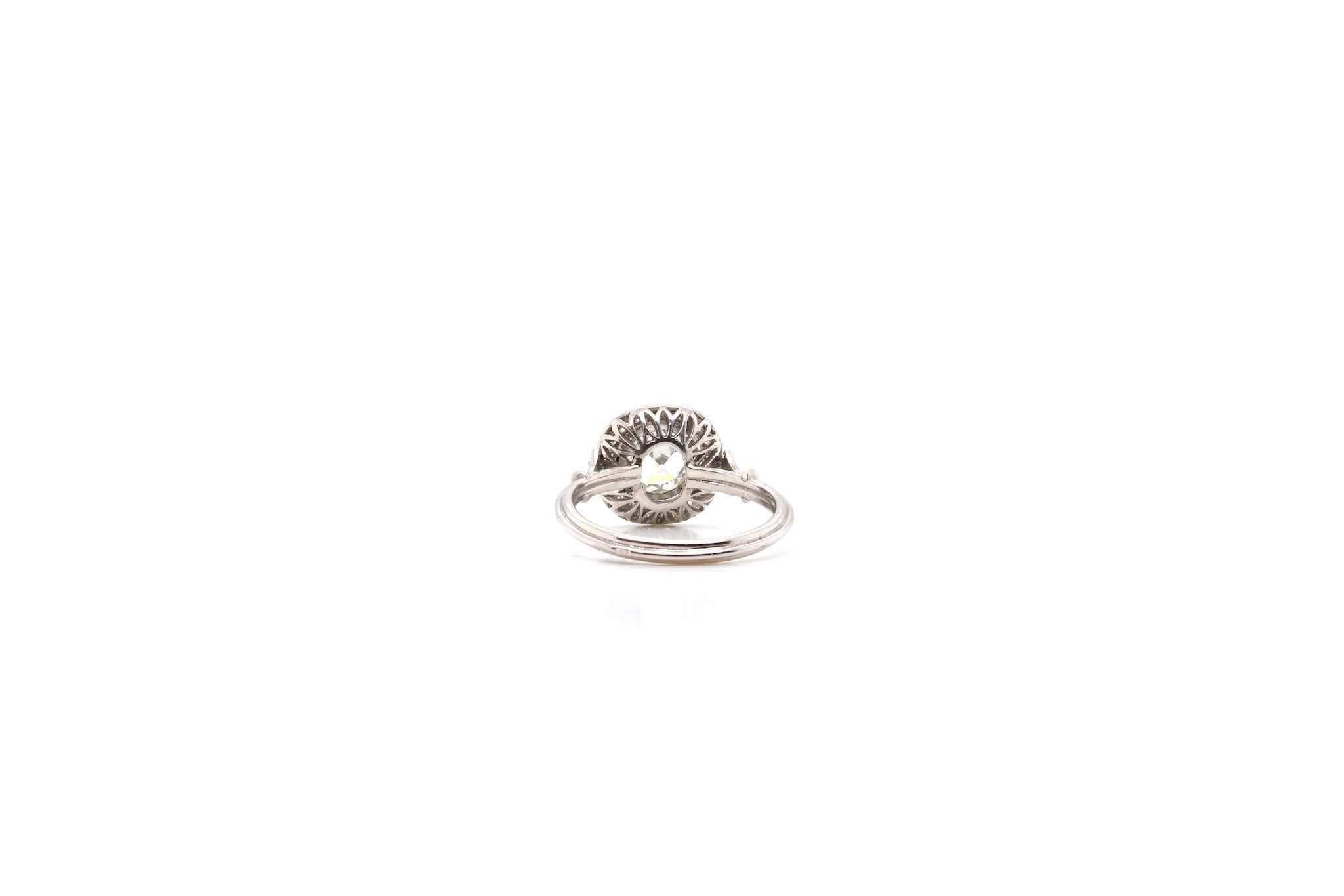 Women's or Men's 1 carat VS/J diamond ring in platinum For Sale
