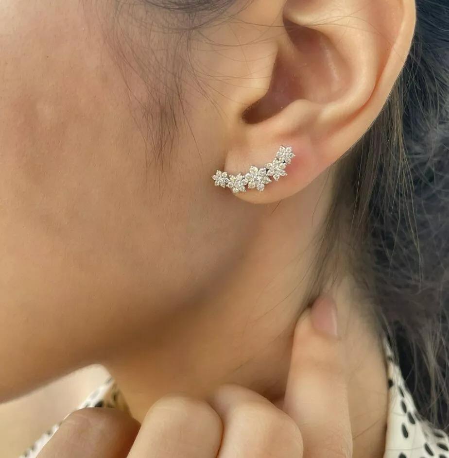 1 Ct Diamond Floral Earrings Climber Earrings Minimalist Ear Crawler 14k Gold
Light weight can be worn everyday

Additional information:
Condition: New without tags: A brand-new, unused, and unworn item (including handmade items) that is not in
