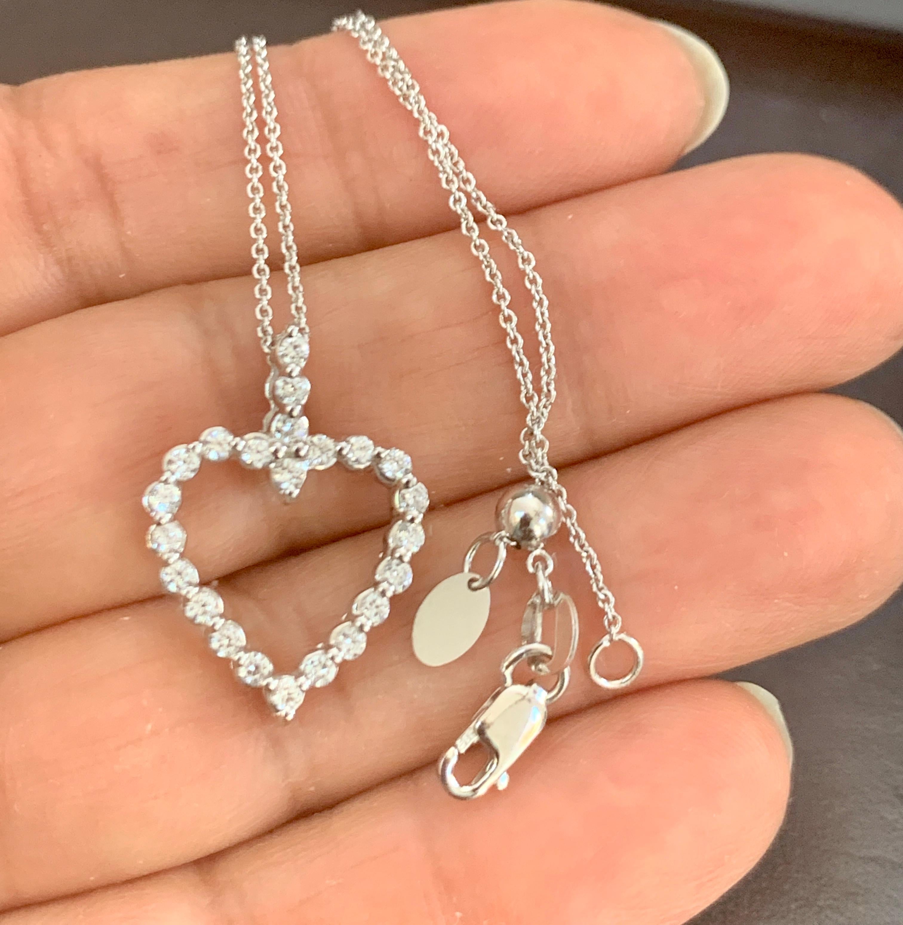 Pendentif/collier en forme de coeur en diamant de 1 carat en or blanc 14 carats avec chaîne en vente 1