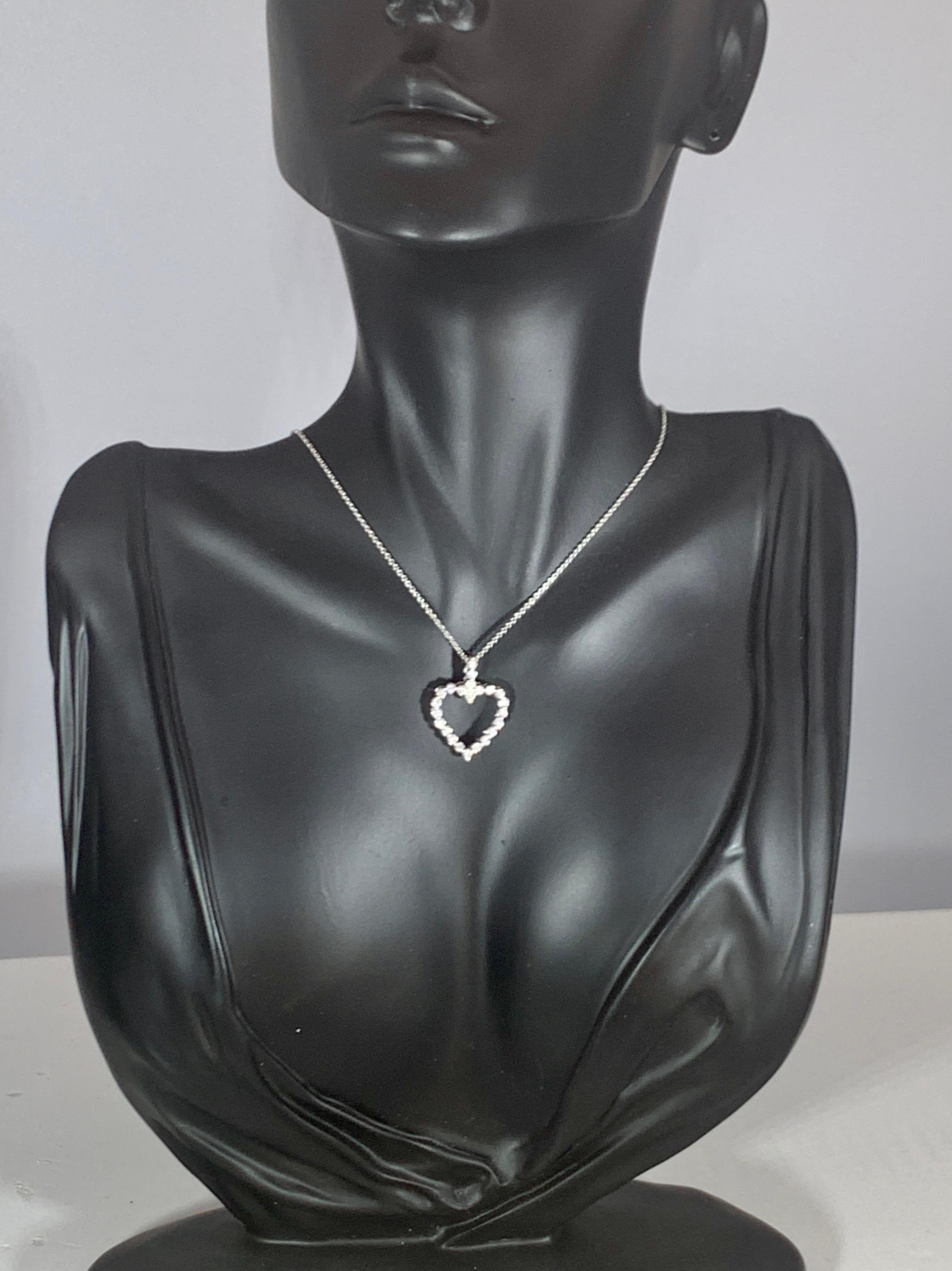1 Carat Diamond Heart Pendant/ Necklace 14 Karat White Gold with Chain For Sale 1