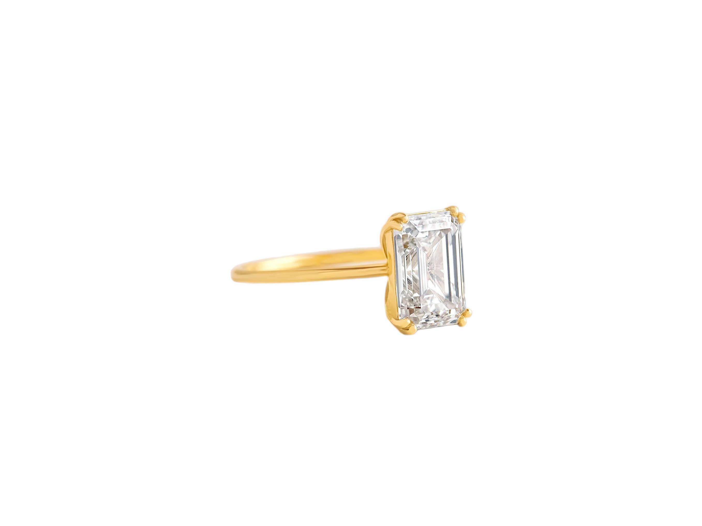 Emerald Cut 1 ct  Emerald cut moissanite 14k gold ring For Sale