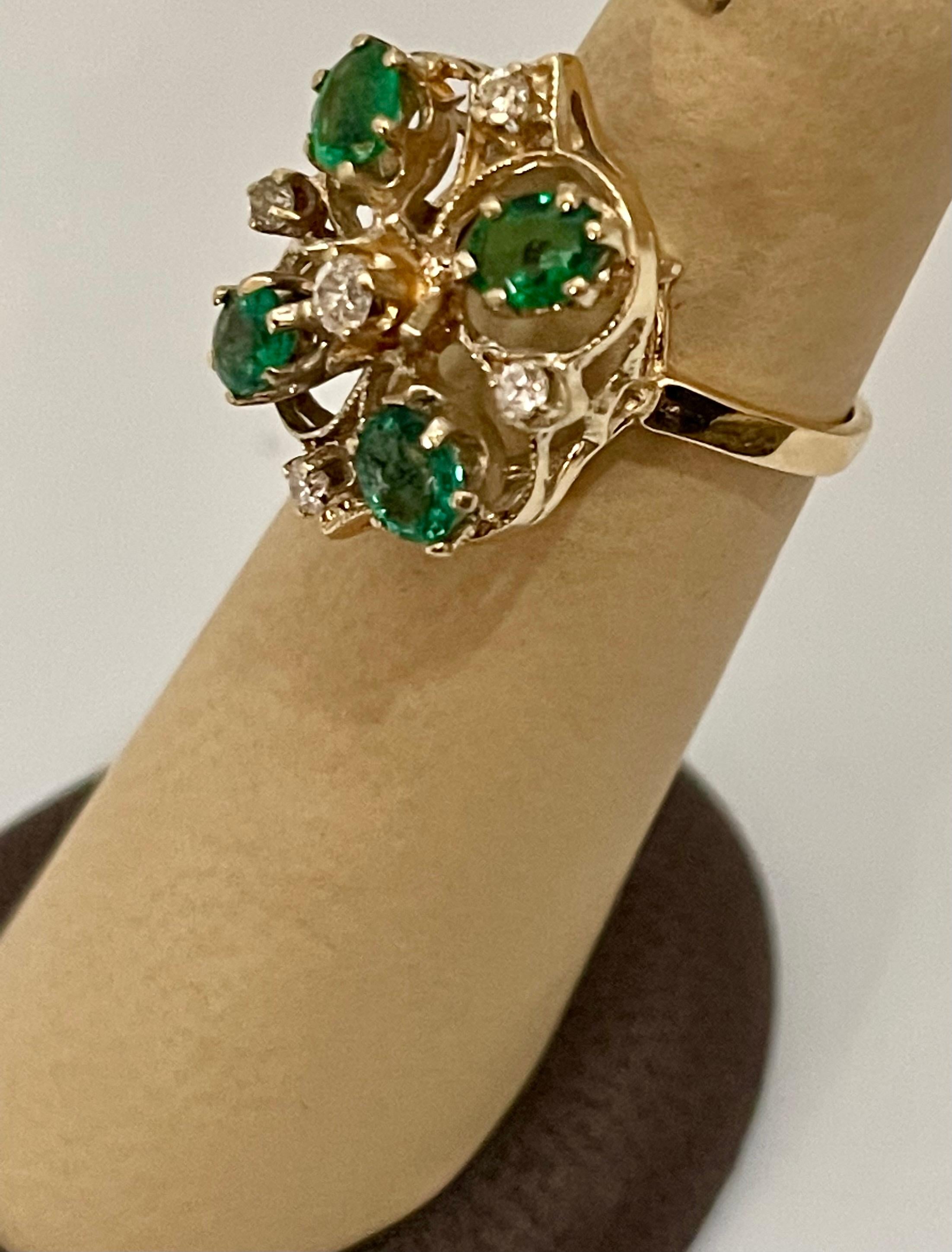 1 Ct Natural Emerald, Oval Stone and Diamond Ring 14 Karat Yellow Gold For Sale 4