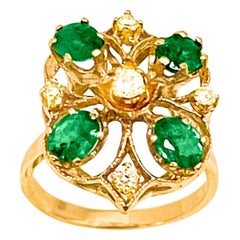 1 Ct Natural Emerald, Oval Stone and Diamond Ring 14 Karat Yellow Gold