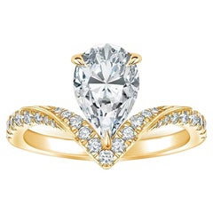 Used 1 ct Pear moissanite 14k gold ring. 