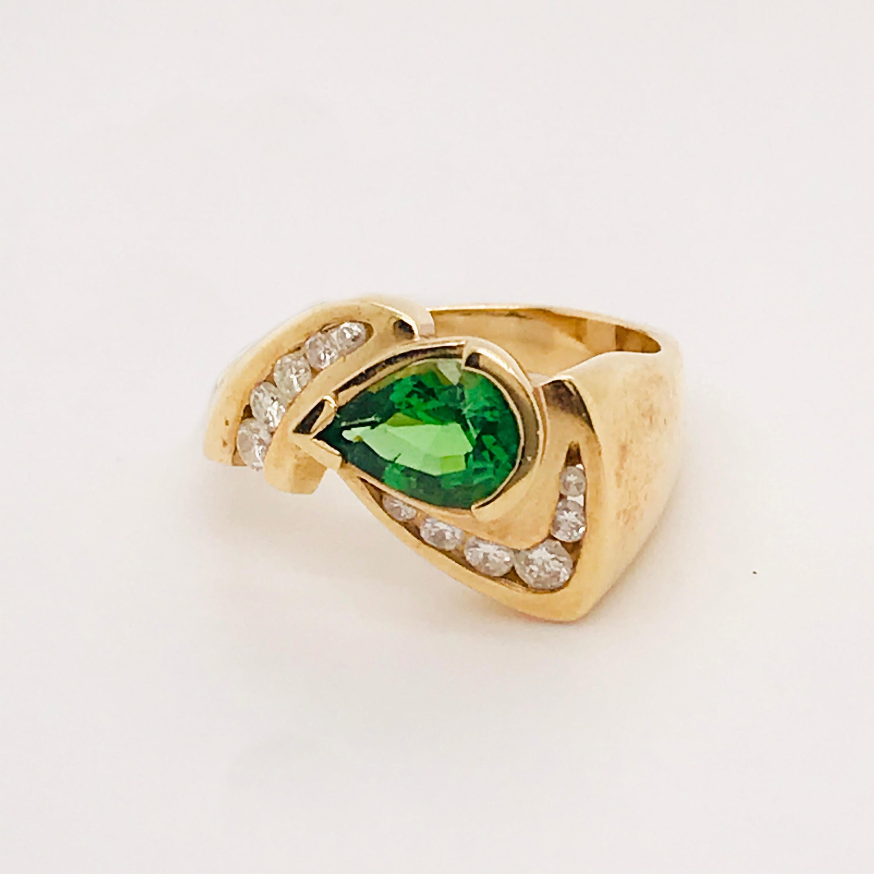 1 ct. Pear Shaped Green Chrome Tourmaline and Diamond Custom Ring 14 Karat Gold In New Condition For Sale In Austin, TX