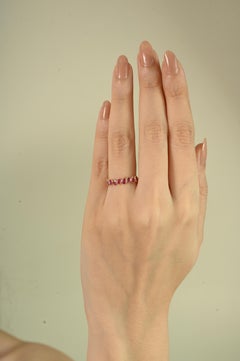 1 Ct Ruby Pear Shaped Half Eternity Band in Solid 14K Yellow Gold Stackable Ring (Bague empilable en or jaune 14K)