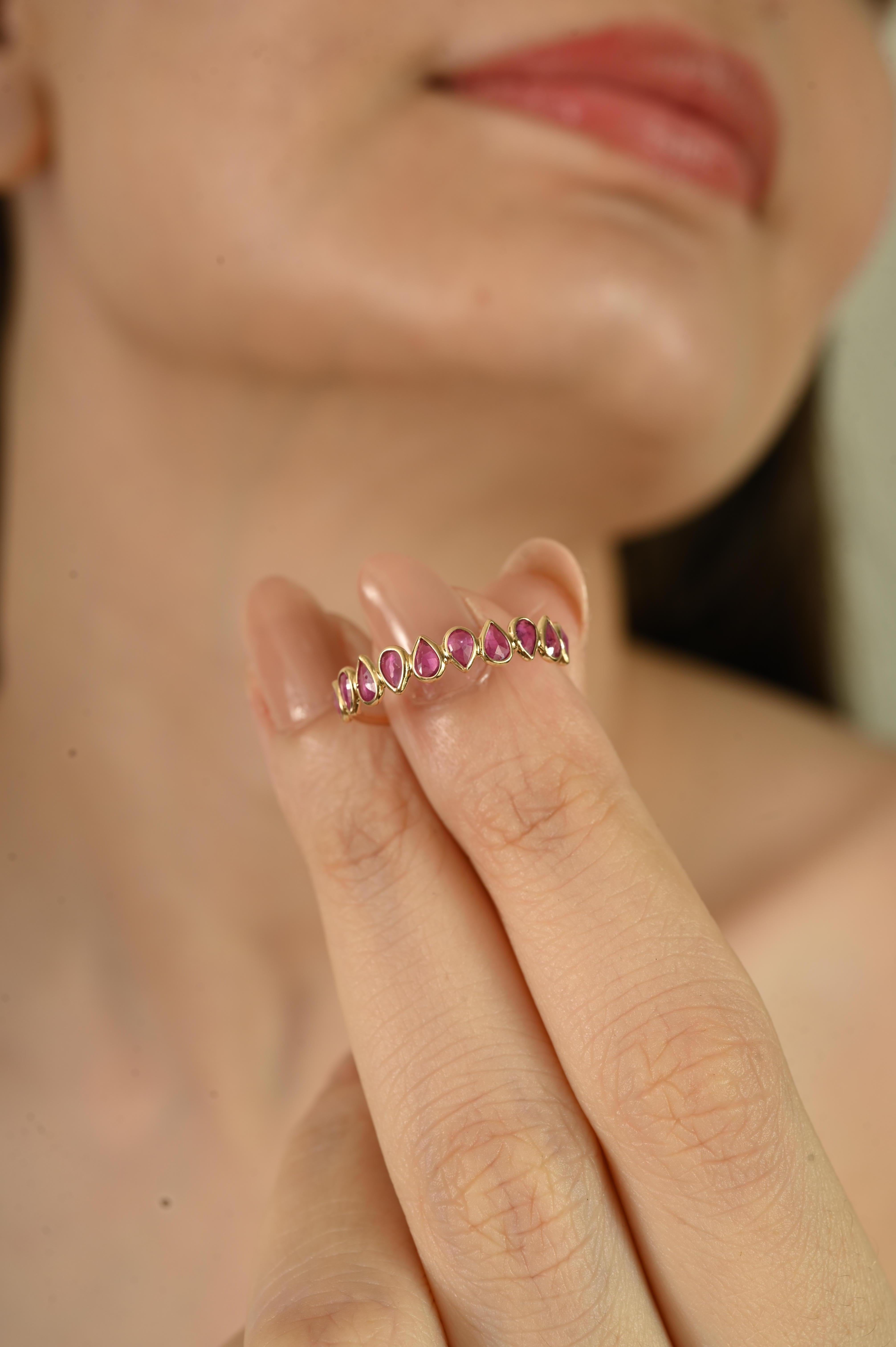 En vente :  1 Ct Ruby Pear Shaped Half Eternity Band in Solid 14K Yellow Gold Stackable Ring (Bague empilable en or jaune 14K) 4