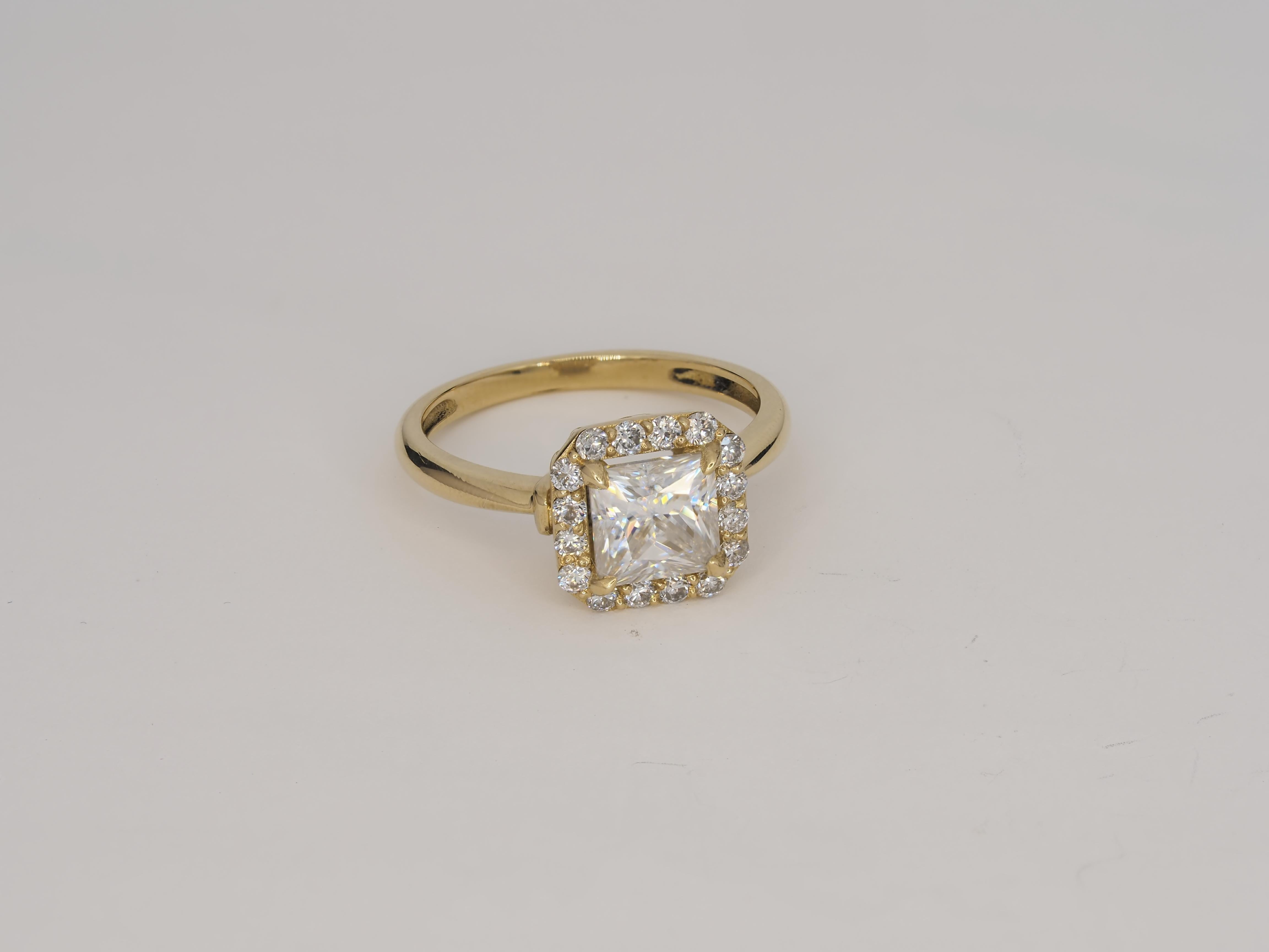 En vente :  1 ct Bague en or 14k avec moissanite de taille Princesse 10