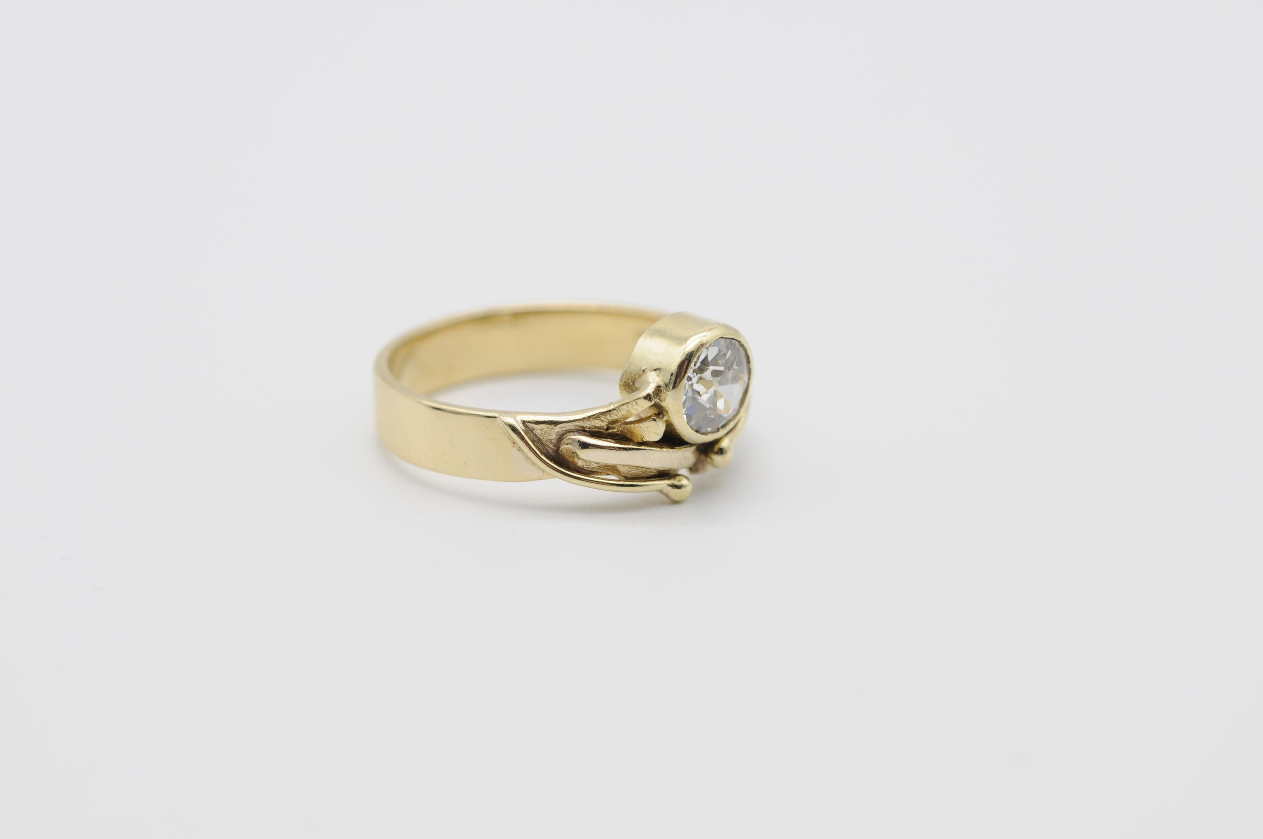 Women's or Men's Diamond 1 Ct. Solitaire Brilliant Ring Art Nouveau, 14k Yellow Gold For Sale