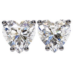 1 paire de boucles d'oreilles CTW en forme de cœur, en or 14 carats, avec des diamants incolores de qualité VS