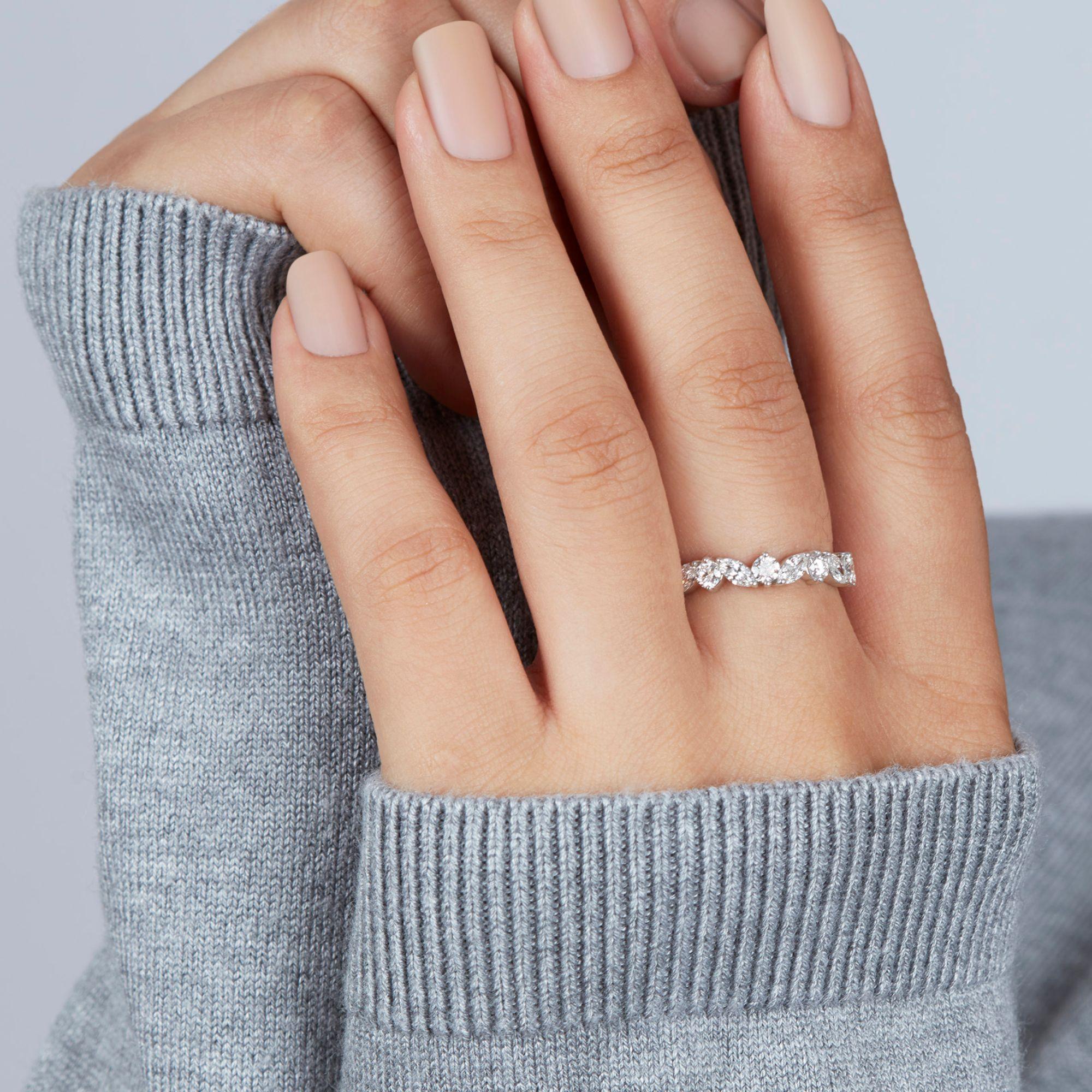 da uomo o donna 1 Ctw Marquise and Round Diamond Wedding Band, Half Eternity Ring, SI+ GH+ in vendita