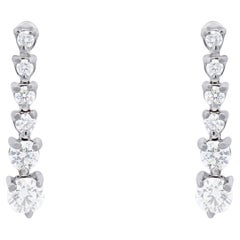 Orecchini a goccia graduati con diamante bianco da 1 CTW in oro bianco 14K