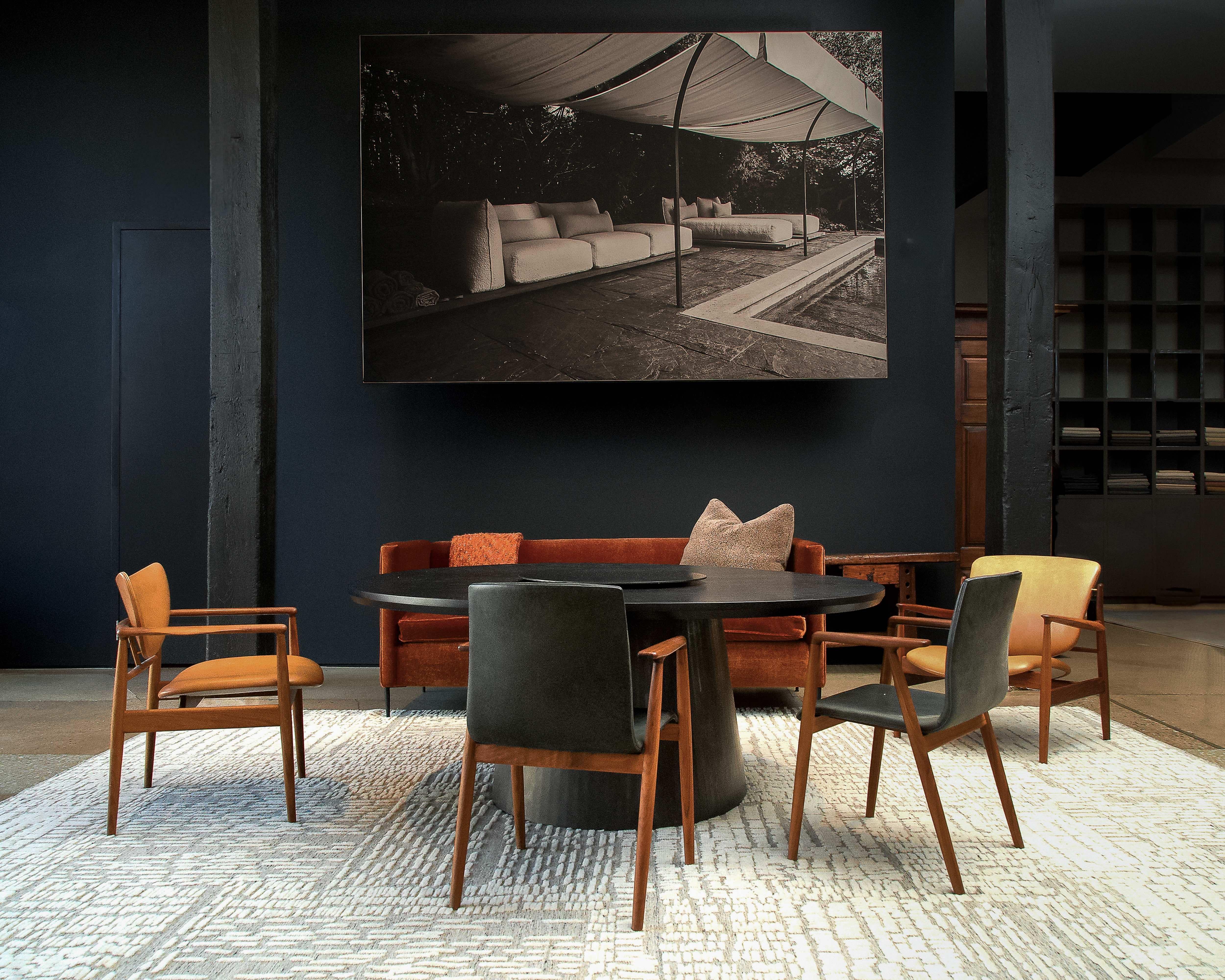 Blackened #1 Deposit - Alexandra Round Dining Table For Sale