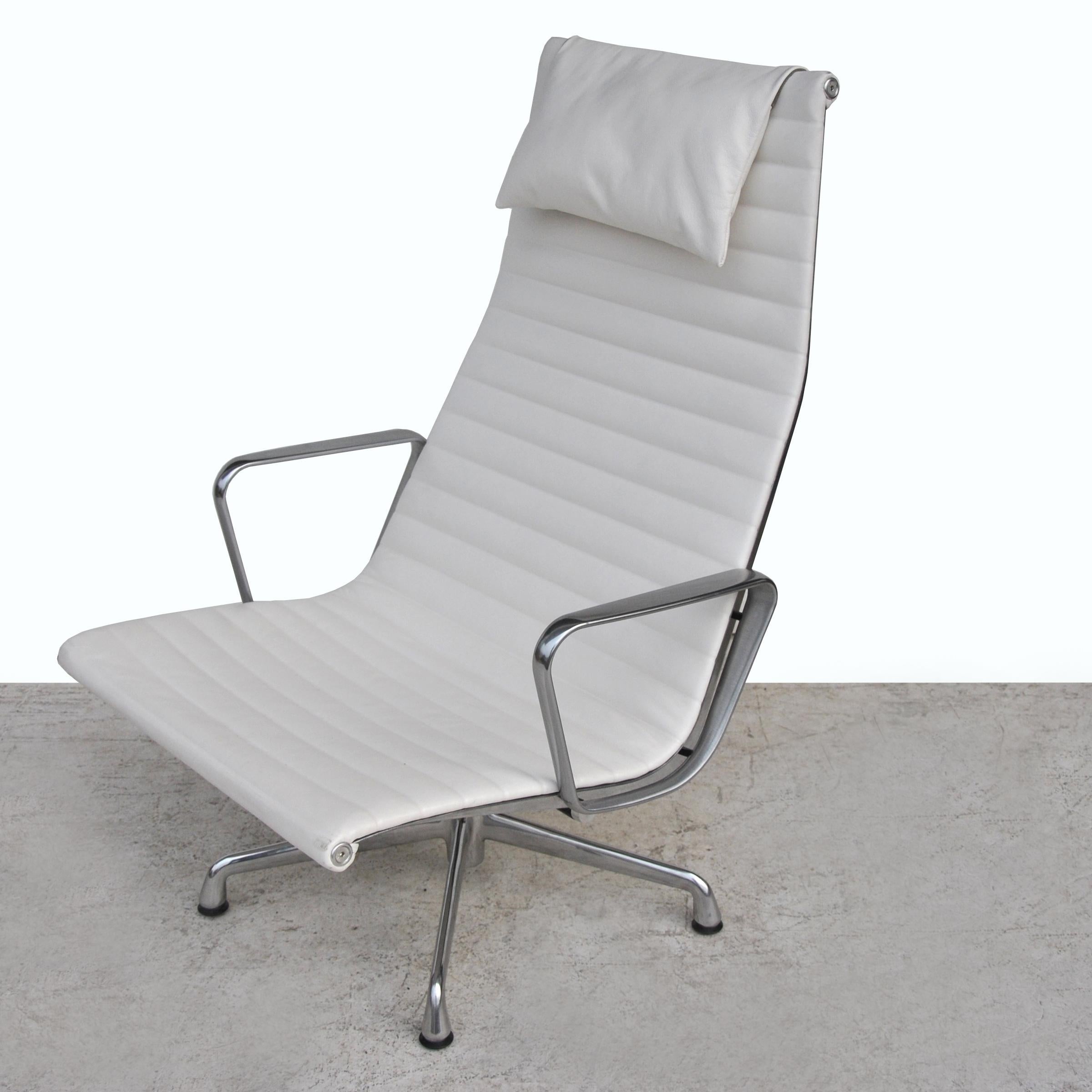 Mid-Century Modern '1' Herman Miller Eames Aluminum Group Lounge Chair