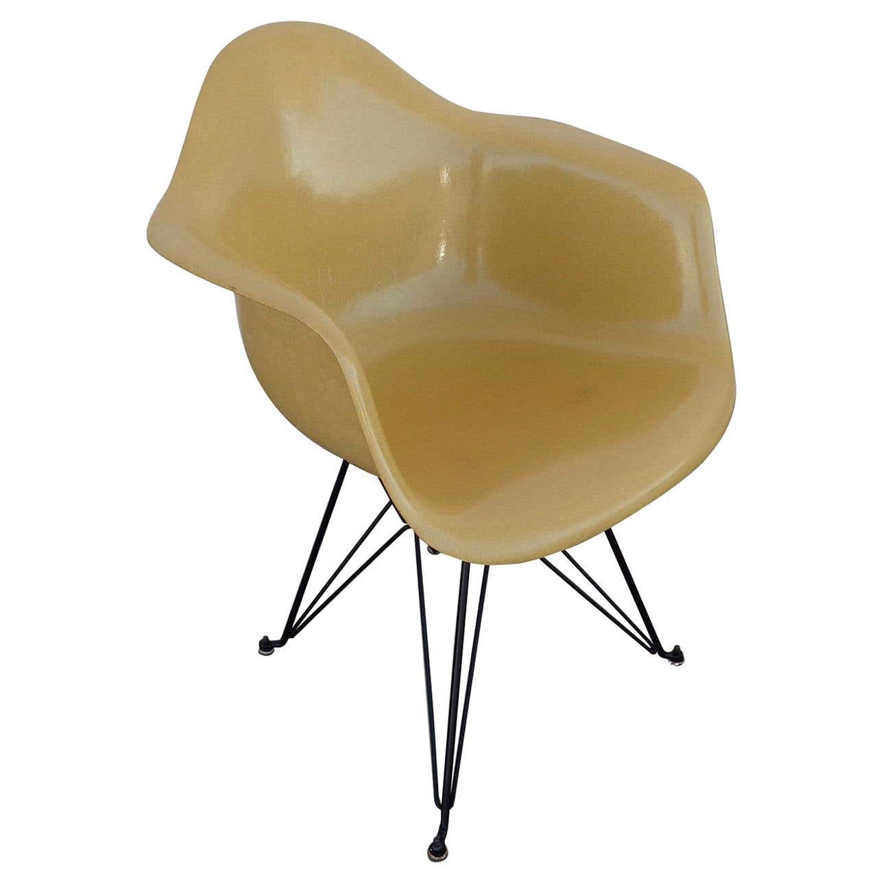 Eames Shell Wire Base 1 Herman Miller Eames Fiberglass Shell DAR Eiffel Base For Sale at 1stDibs