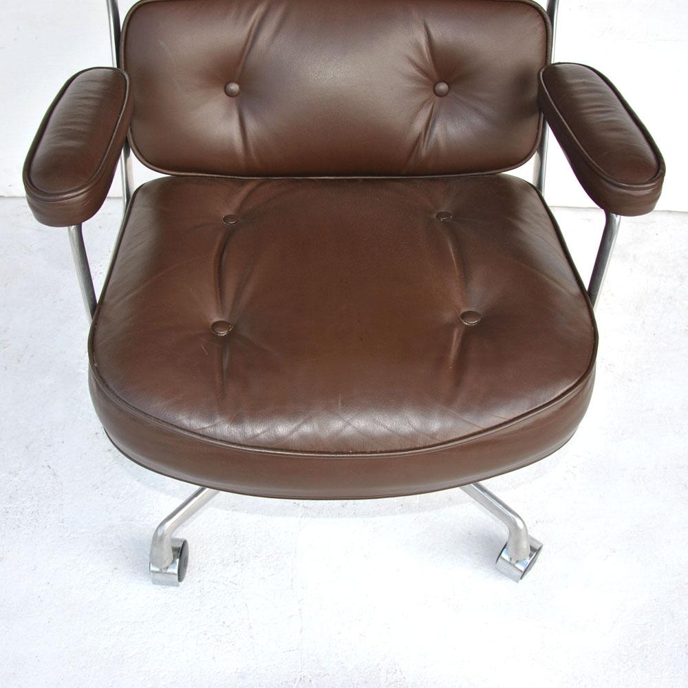 1 Herman Miller Eames Time Life Executive Chair 3