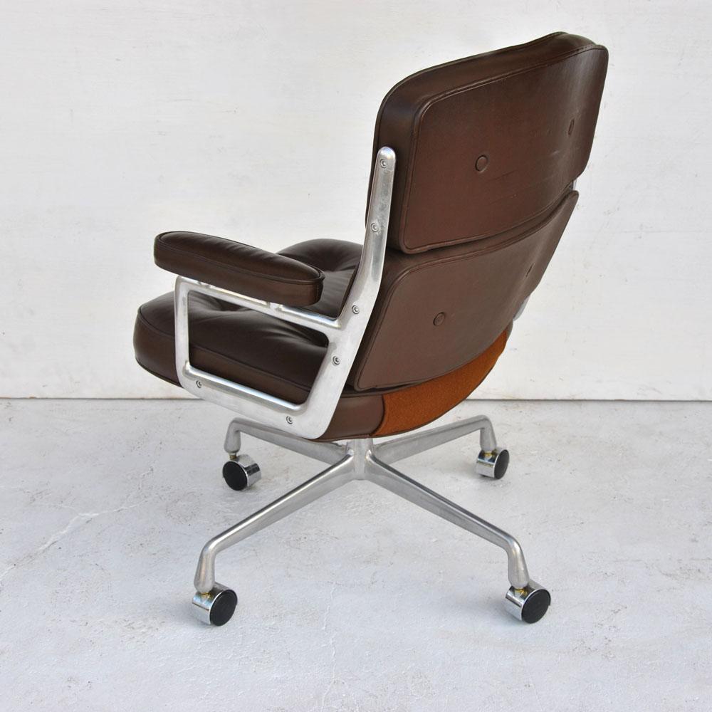Late 20th Century 1 Herman Miller Eames Time Life Executive Chair