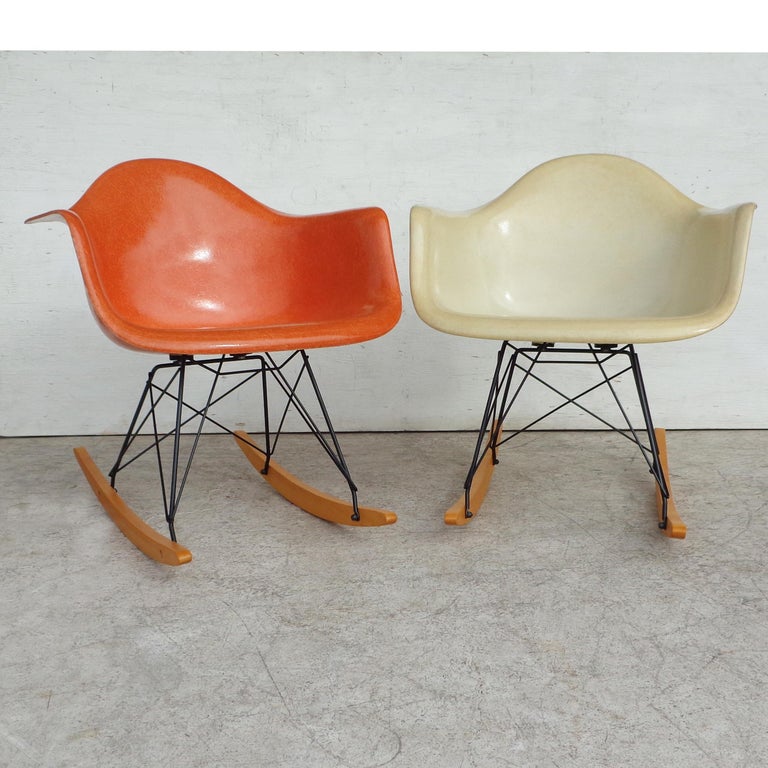 1 Herman Miller Parchment Shell Fiberglass RAR Rocker by Eames For Sale ...